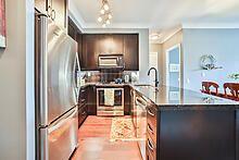 1 Bedroom Condo at 9 Burnhamthorpe, Toronto For sale