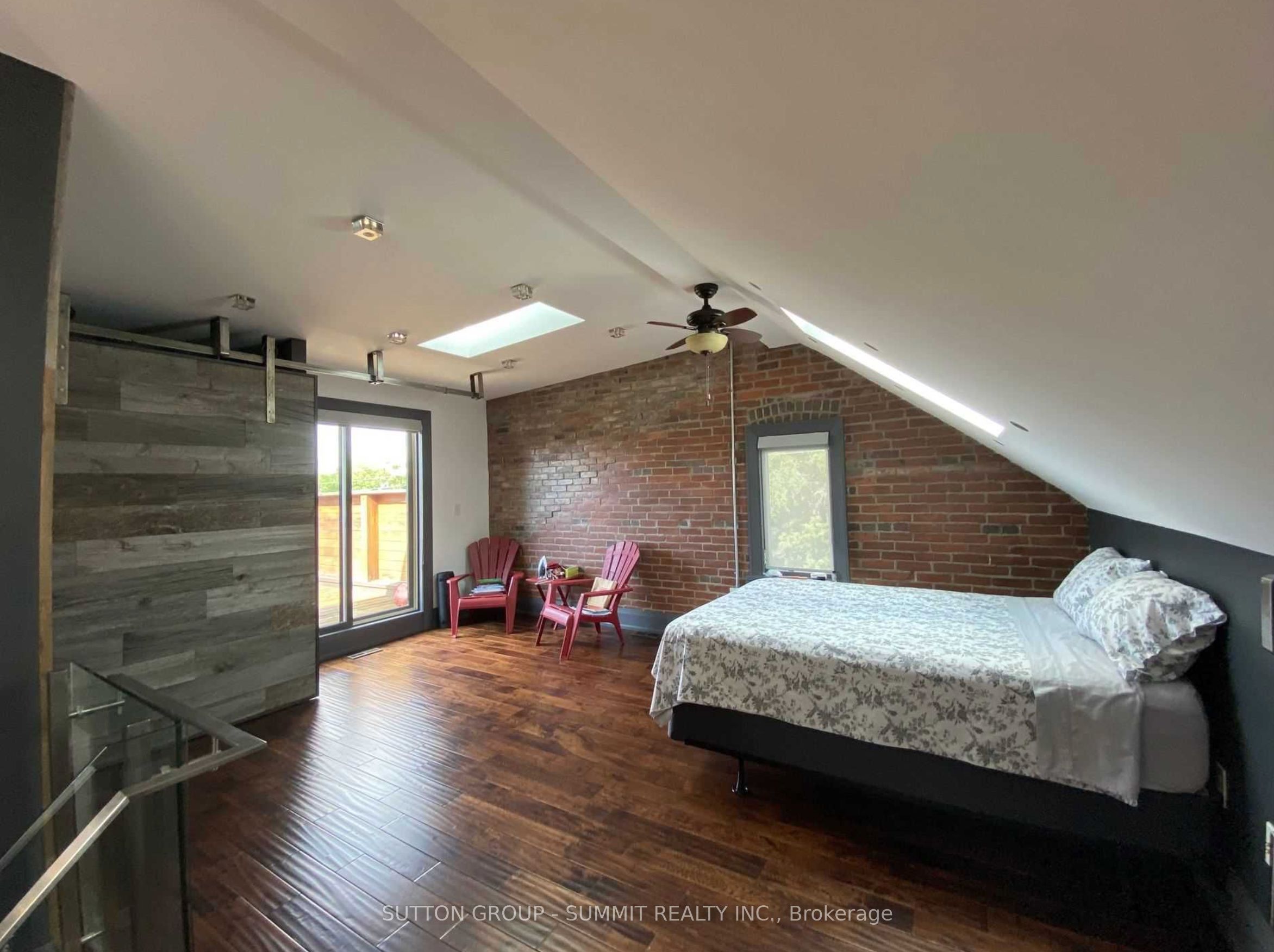 1 Columbine Avenue S, #Upper