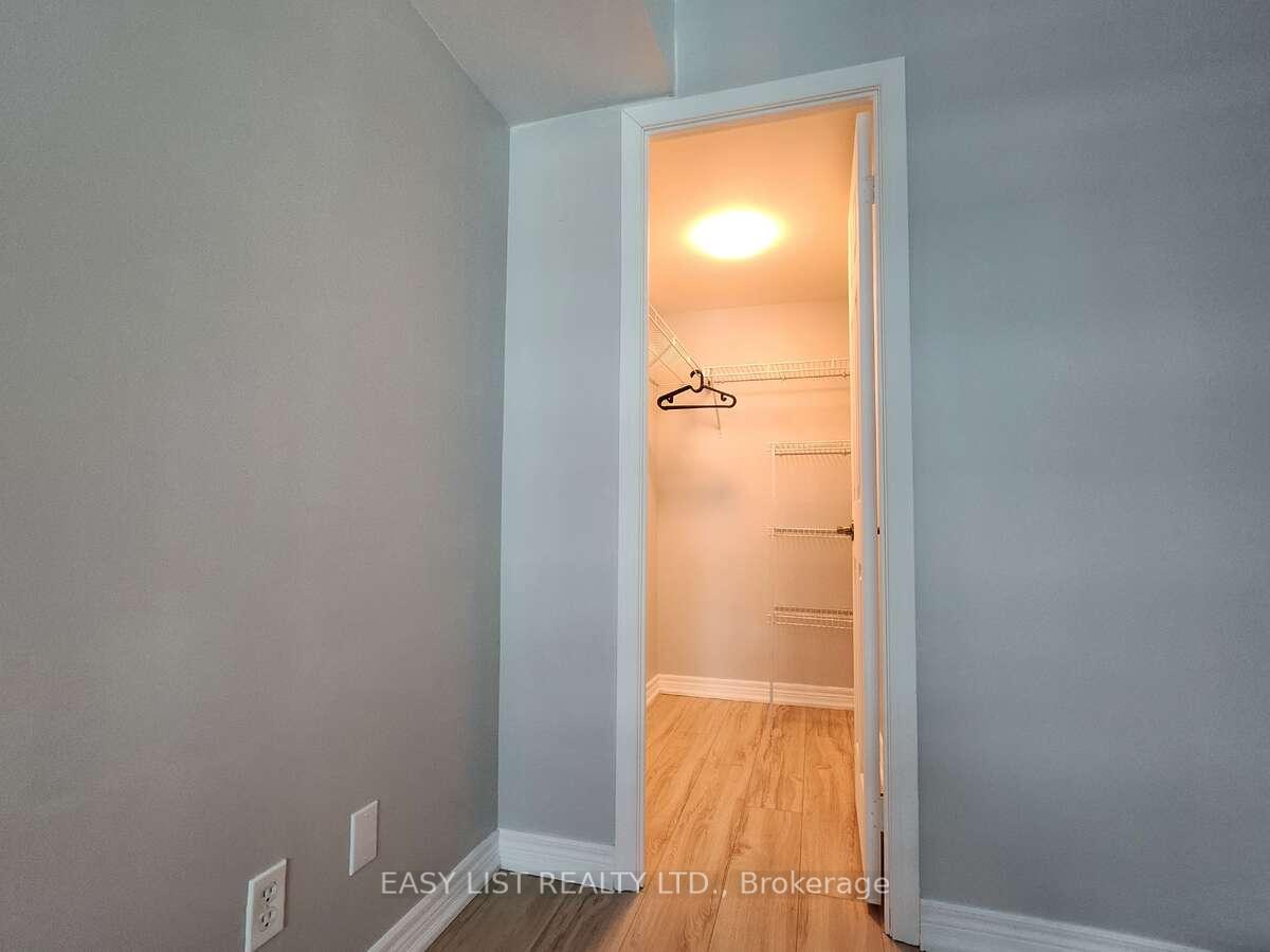 2 Bedrooms Condo at 51 Lower Simcoe, Toronto For sale