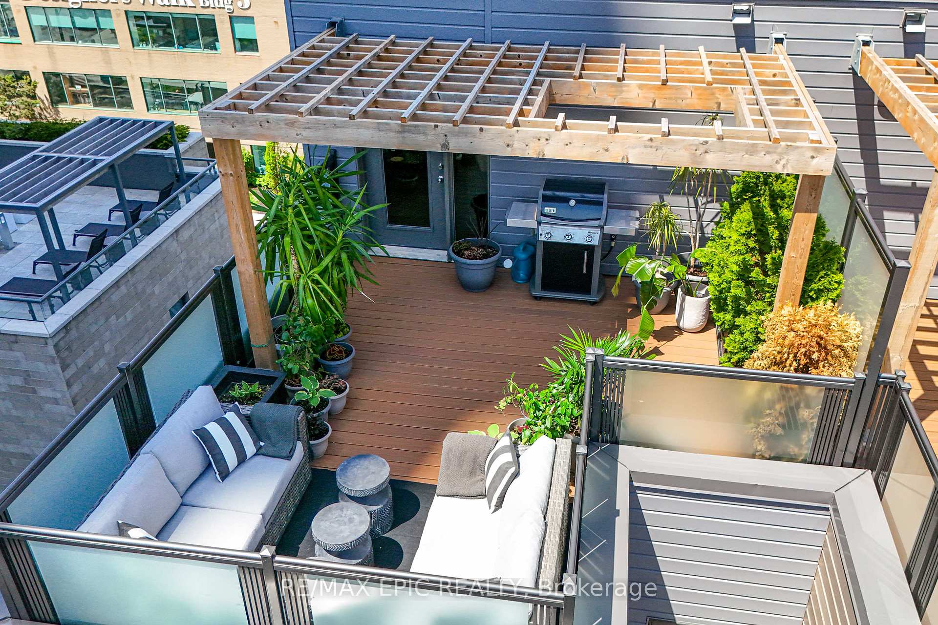 3 Bedrooms Condo at 165 Pears, Toronto For sale