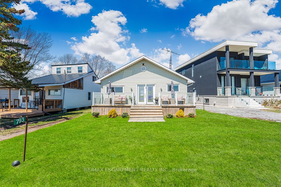 793 Lakeshore