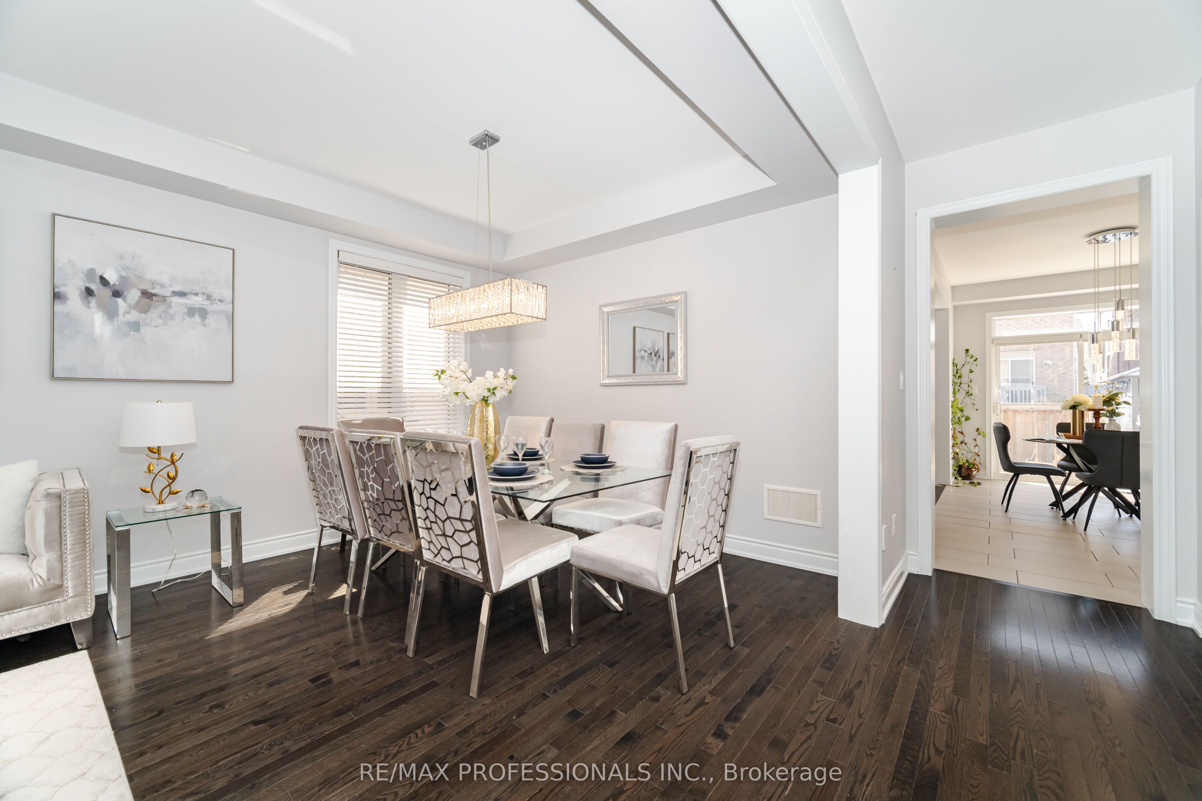 35 Lampman Crescent