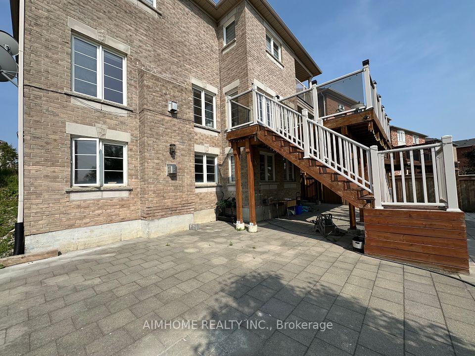 #BSMT W/O - 82 Cosford Street, Aurora, ON L4G 0J5