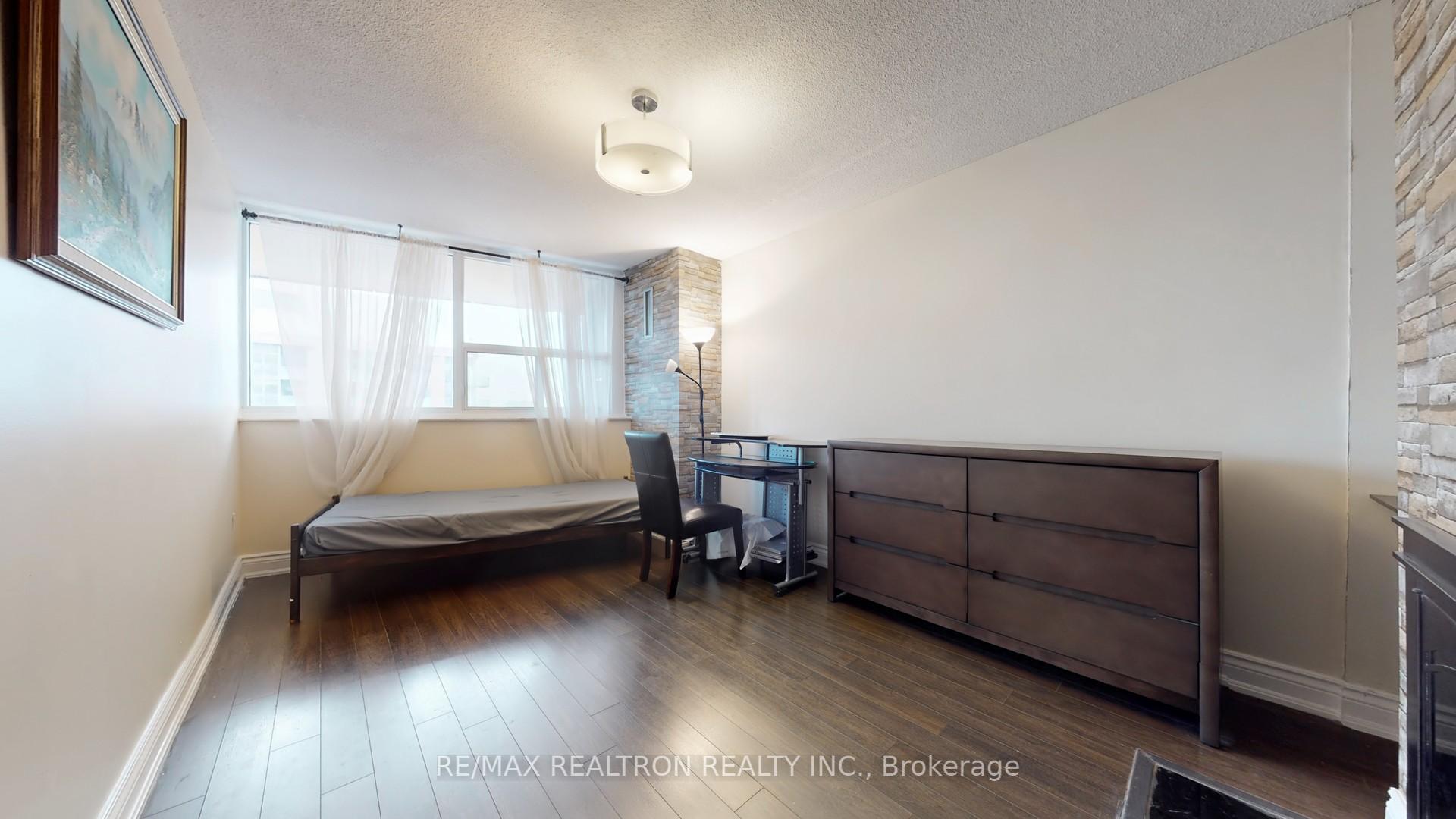 3 Bedrooms Condo at 45 Huntingdale, Toronto For sale