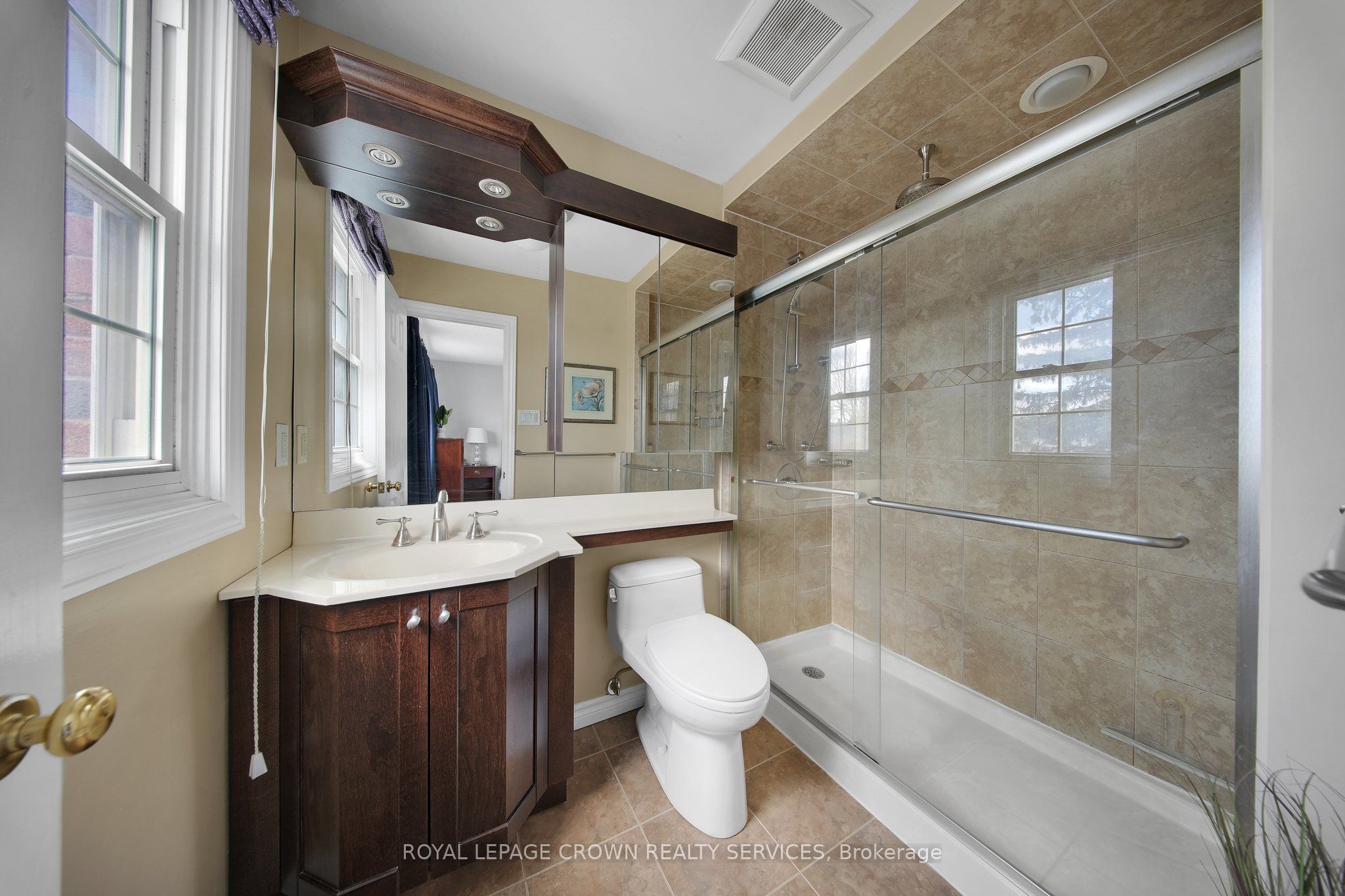 383 Ashworth Drive
