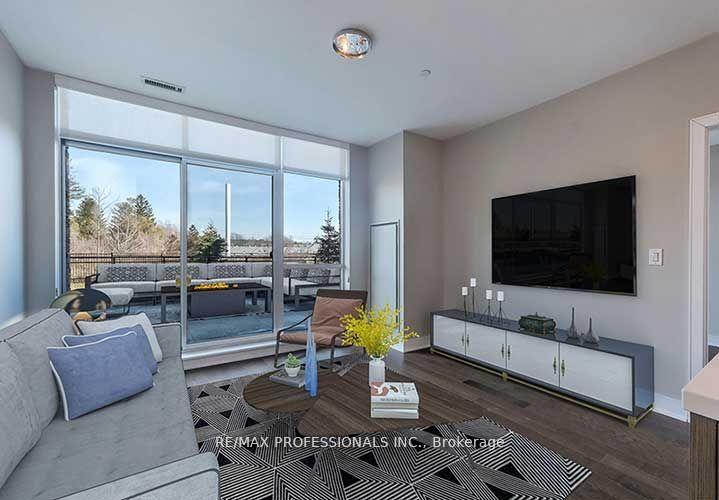 3 Bedrooms Condo at 1575 Lakeshore, Mississauga For sale