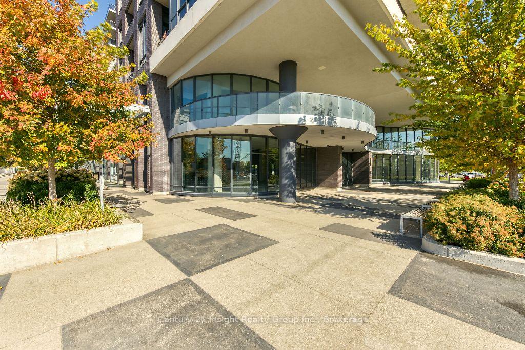 1 Bedroom Condo at 10 Gibbs,  Toronto For sale