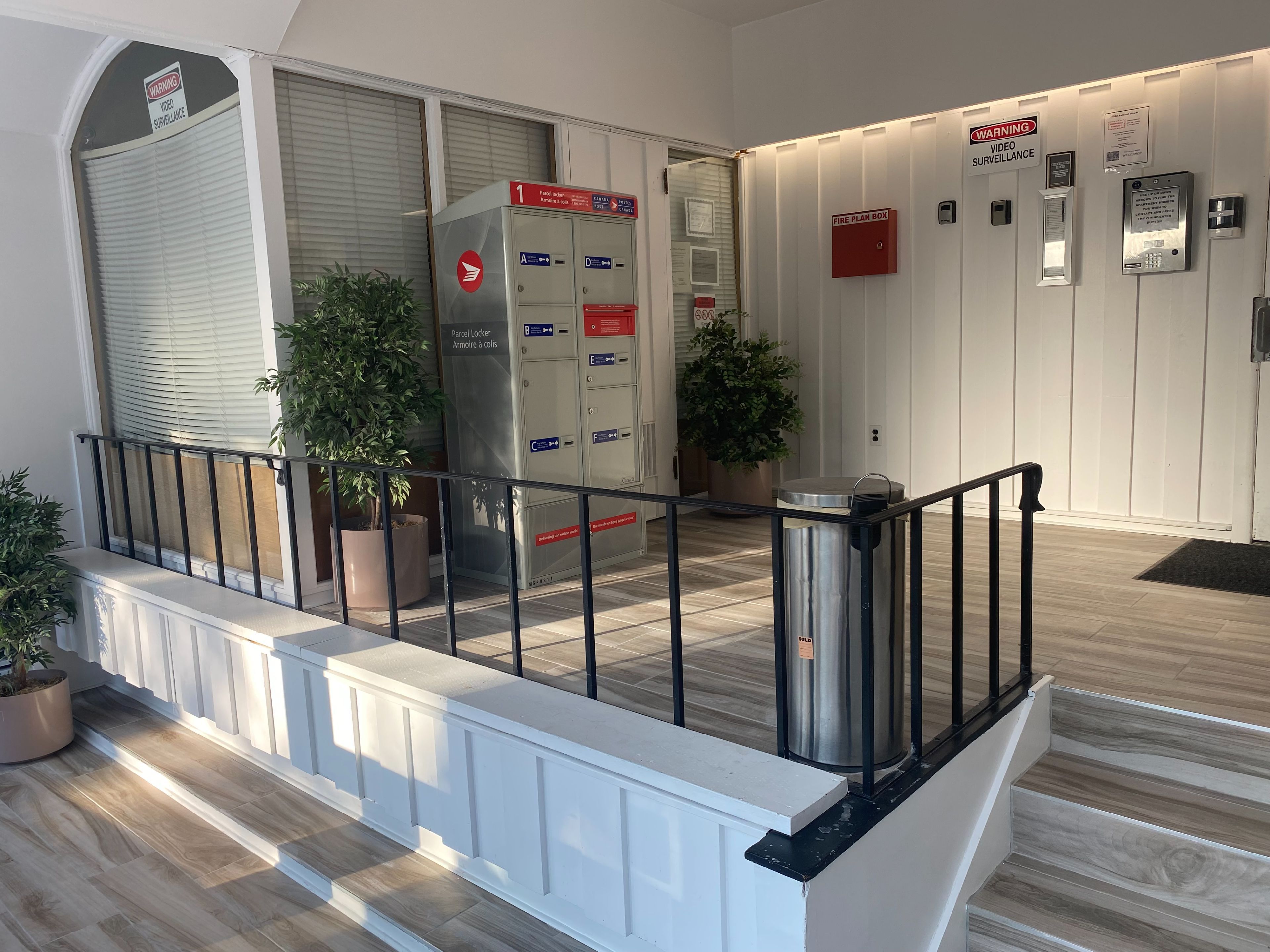 1582 Bathurst Street 104