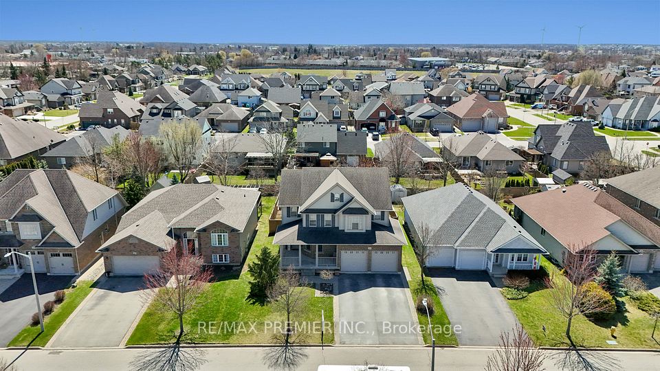 48 Sarah Crescent, West Lincoln, ON L0R 2A0