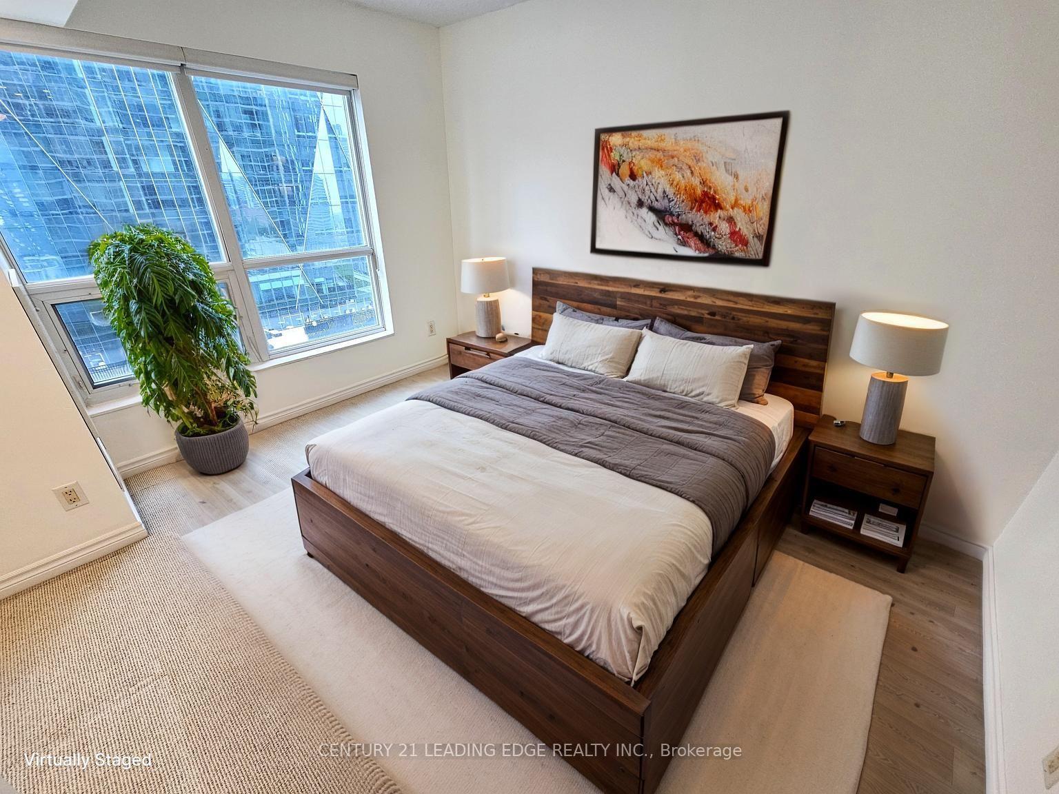 2 Bedrooms Condo at 18 Yonge, Toronto For sale
