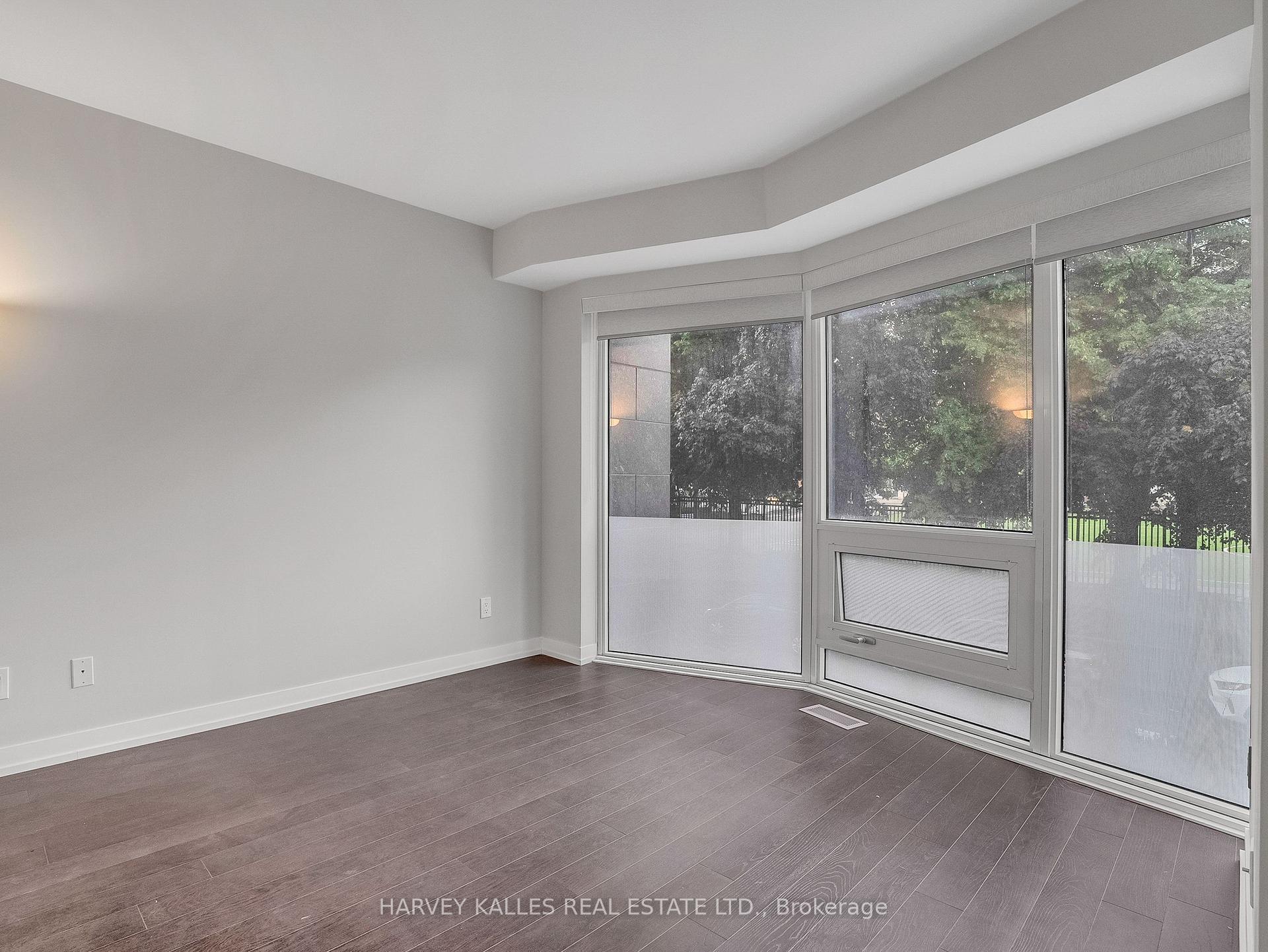 4 Bedrooms Condo at 85 Wood, Toronto For sale