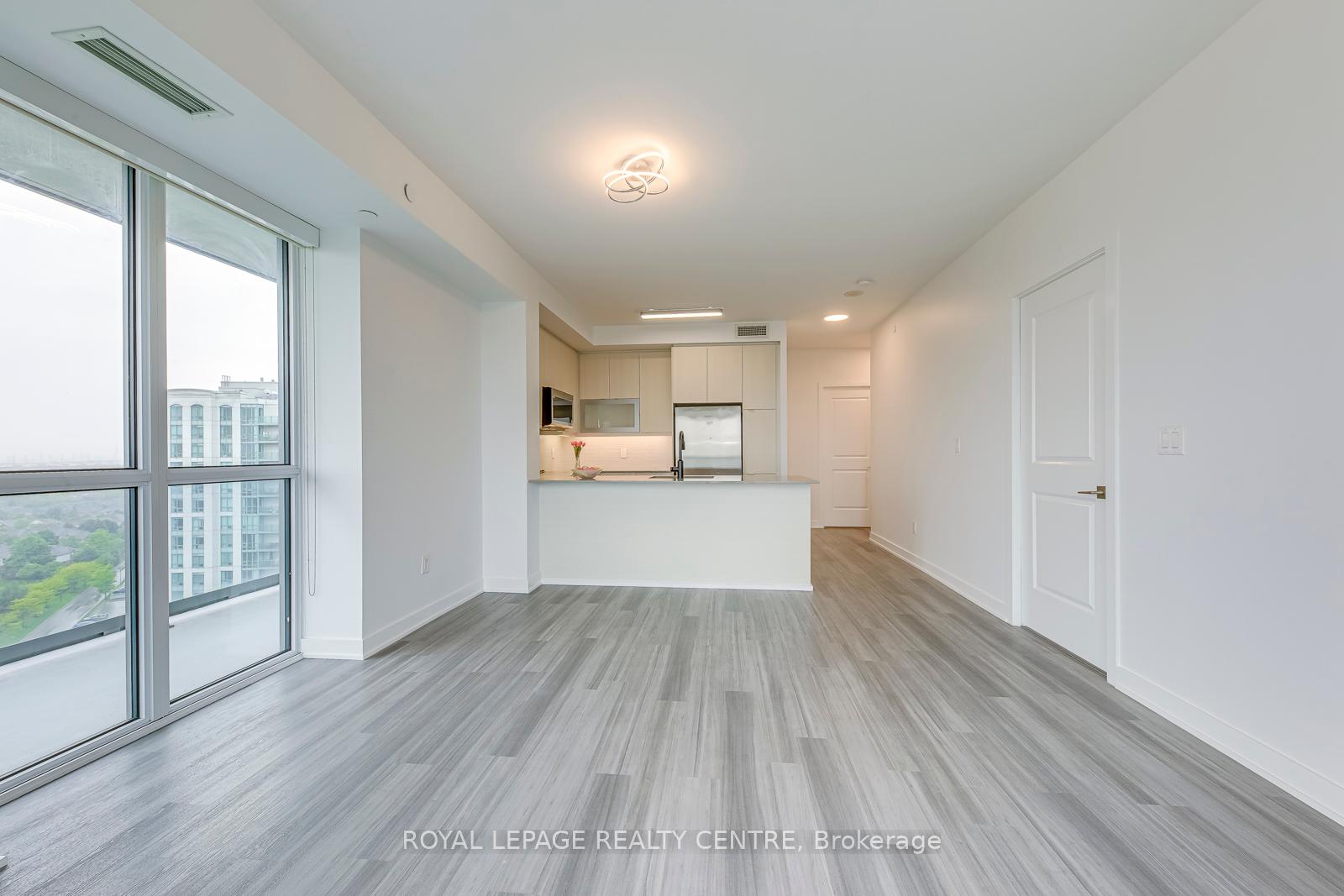 2 Bedrooms Condo at 4633 Glen Erin, Mississauga For sale