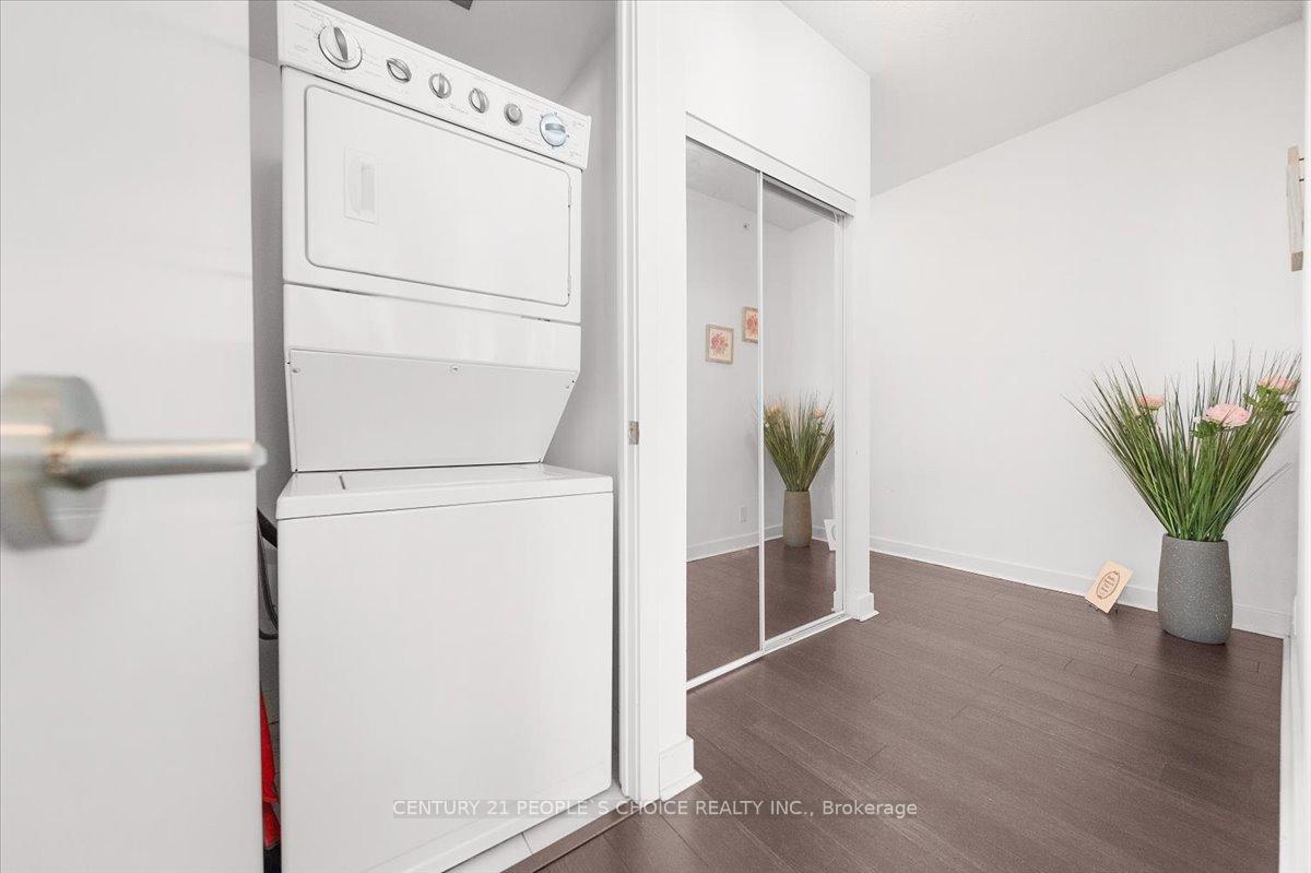 2 Bedrooms Condo at 3985 Grand Park, Mississauga For sale