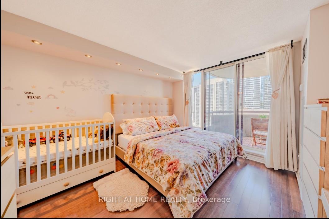 3 Bedrooms Condo at 5765 Yonge, Toronto For sale