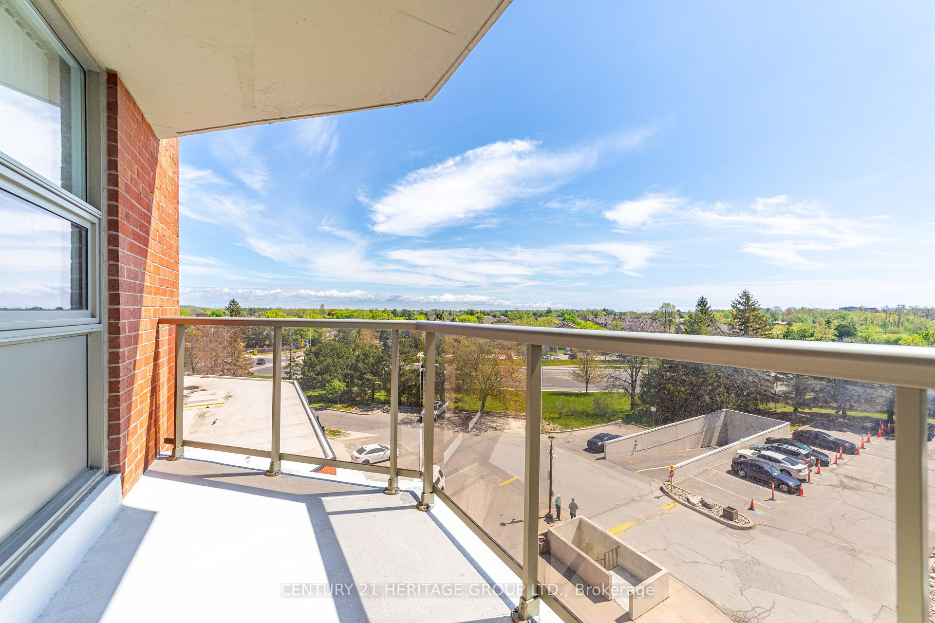 2 Bedrooms Condo at 10 Dean Park, Toronto For sale
