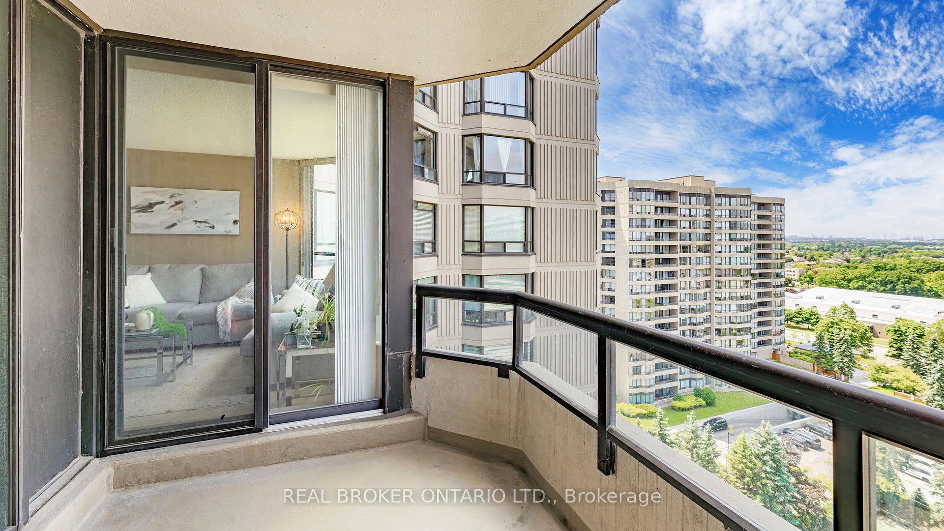 2 Bedrooms Condo at 7440 Bathurst, Vaughan For sale