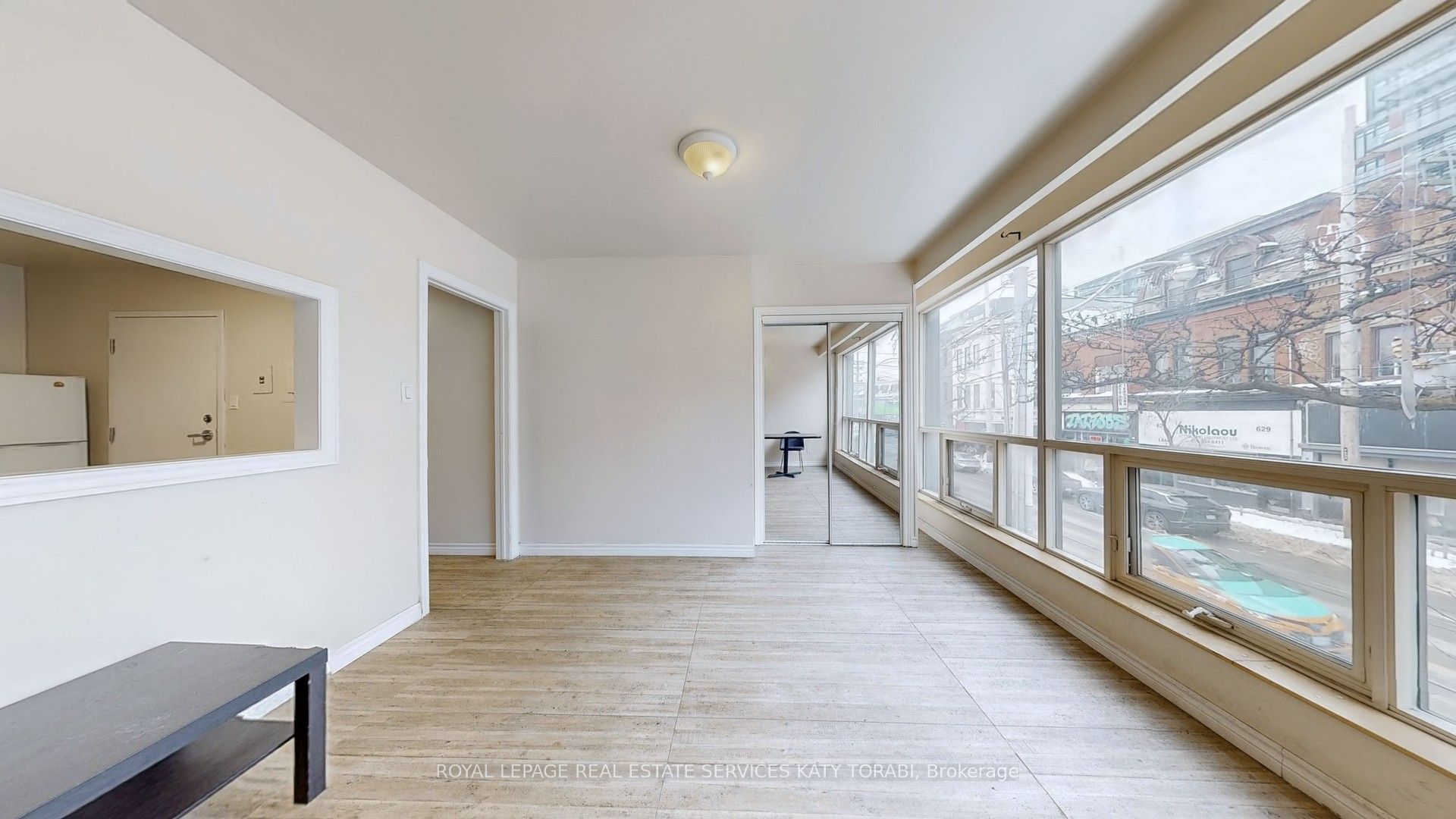 566 Queen Street W