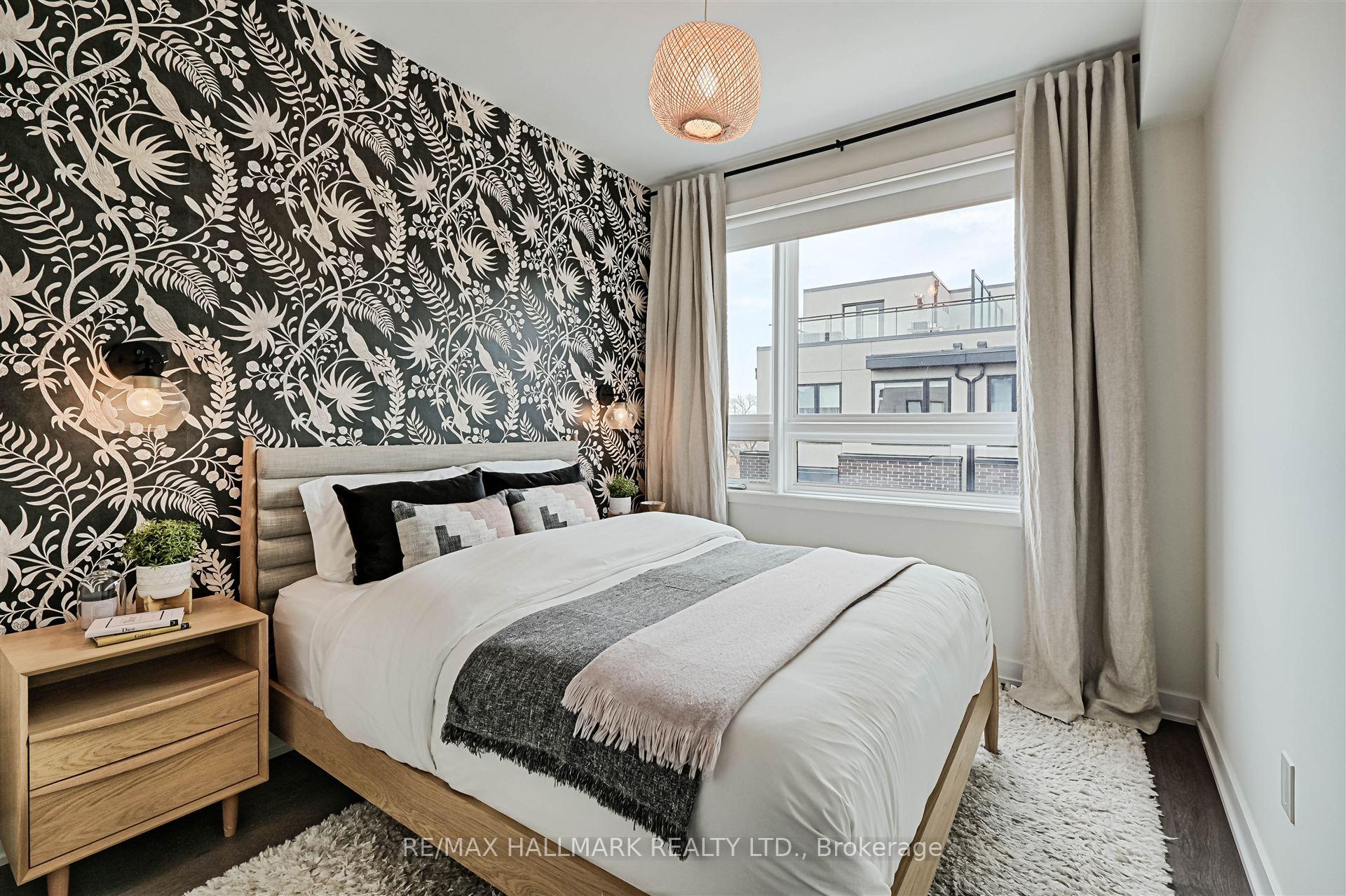2 Bedrooms Condo at 1110 Briar Hill,  Toronto For sale