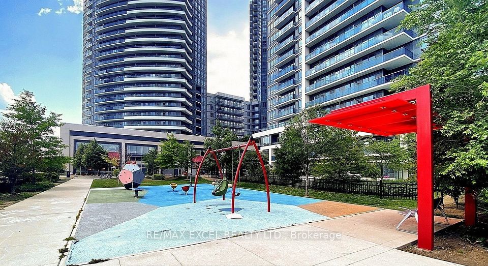 7165 Yonge