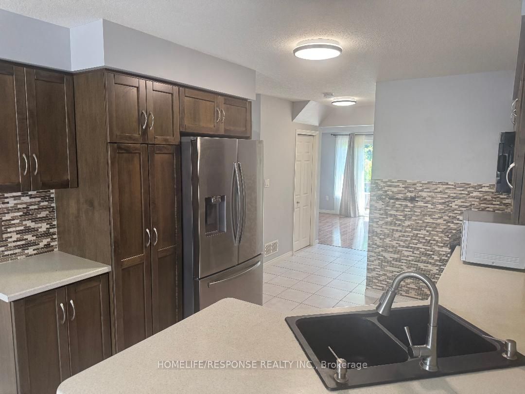 305 BRIARMEADOW Drive, #9