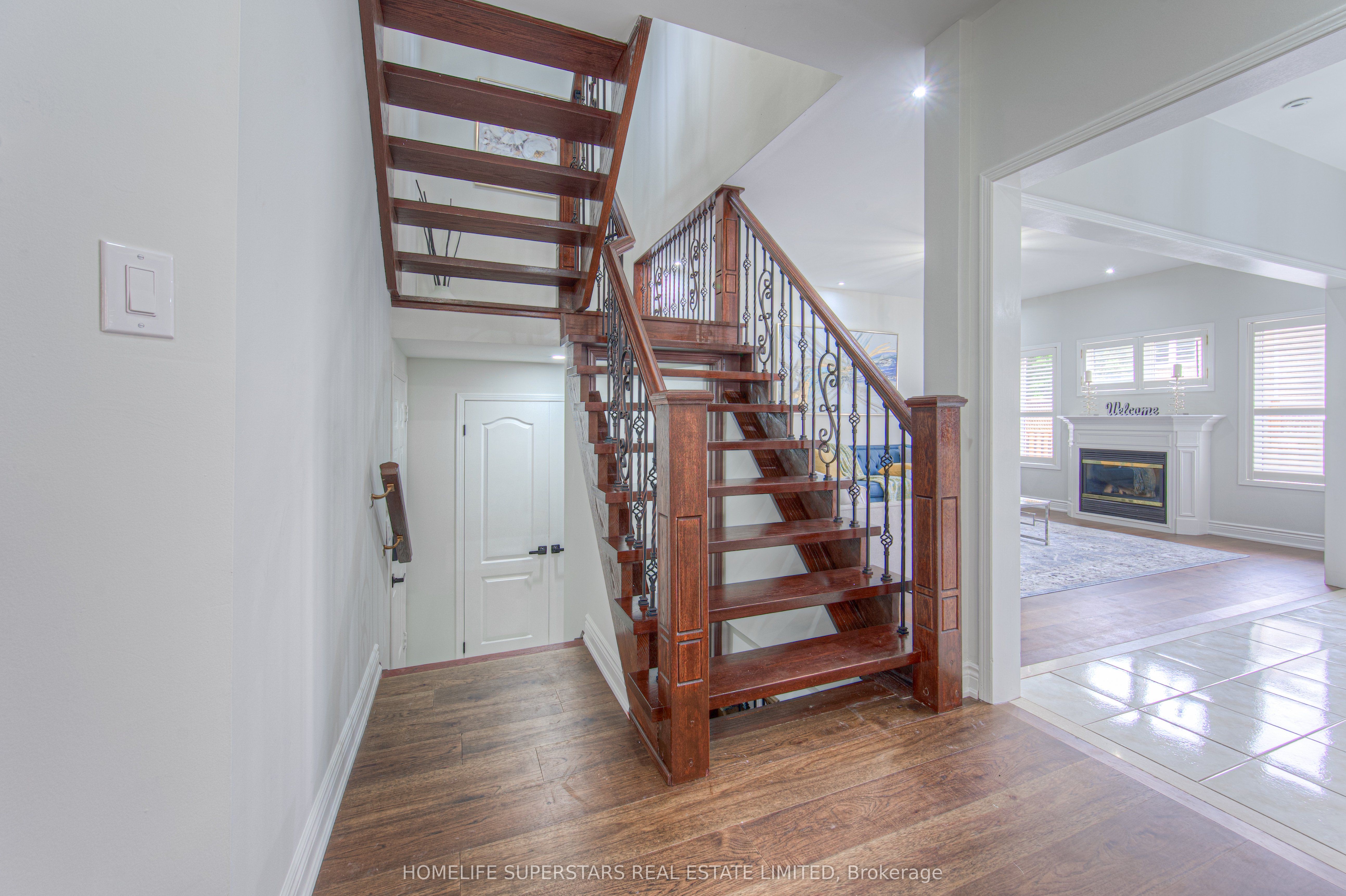 5676 Fantasia Manor