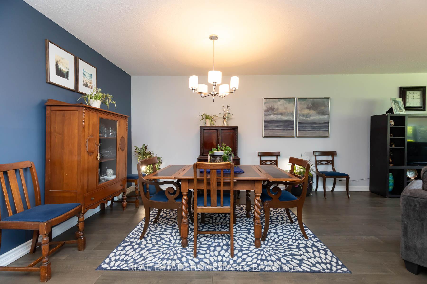 3 Bedrooms Condo at 45 Huntingdale, Toronto For sale