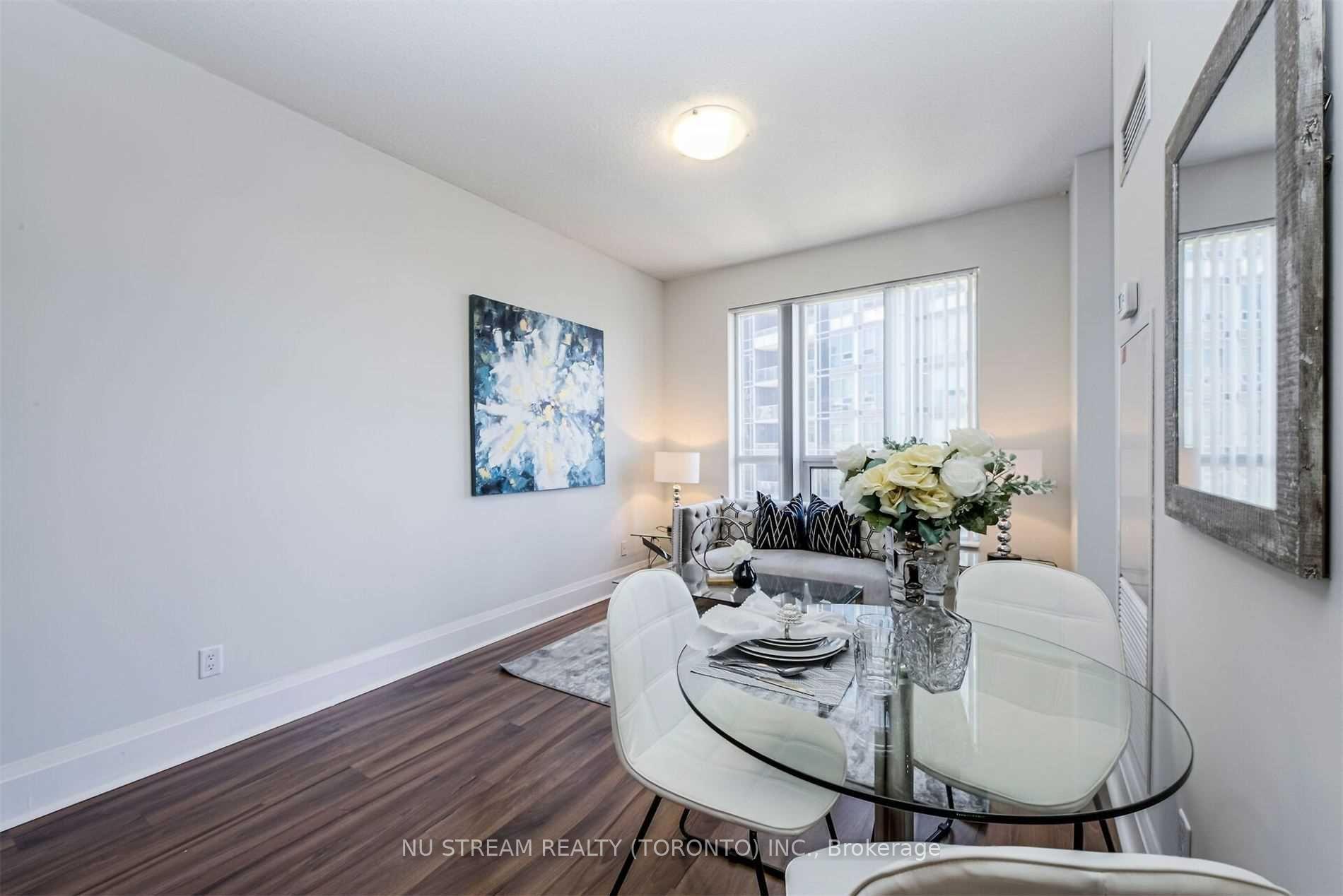 2 Bedrooms Condo at 100 Harrison Garden,  Toronto For sale