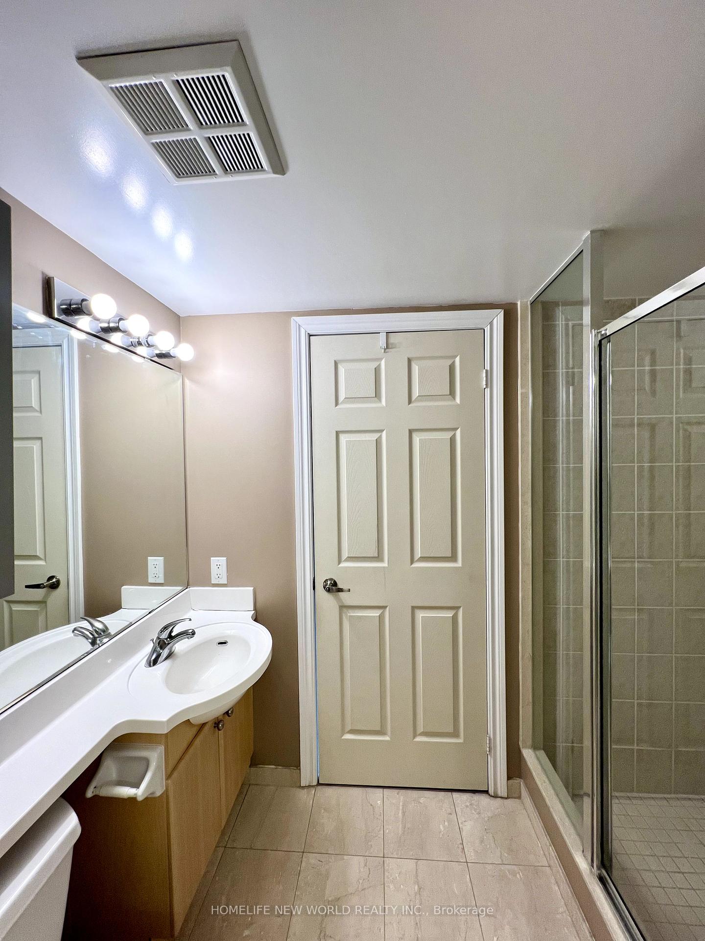 2 Bedrooms Condo at 763 Bay, Toronto For sale