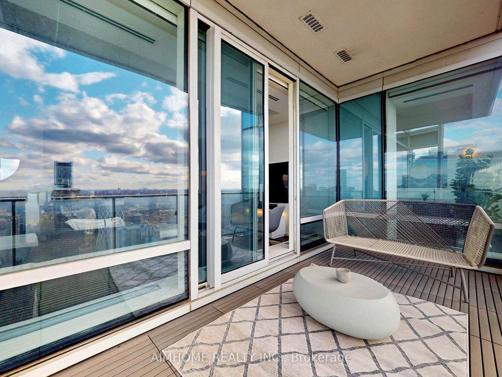 3 Bedrooms Condo at 180 University, Toronto For sale