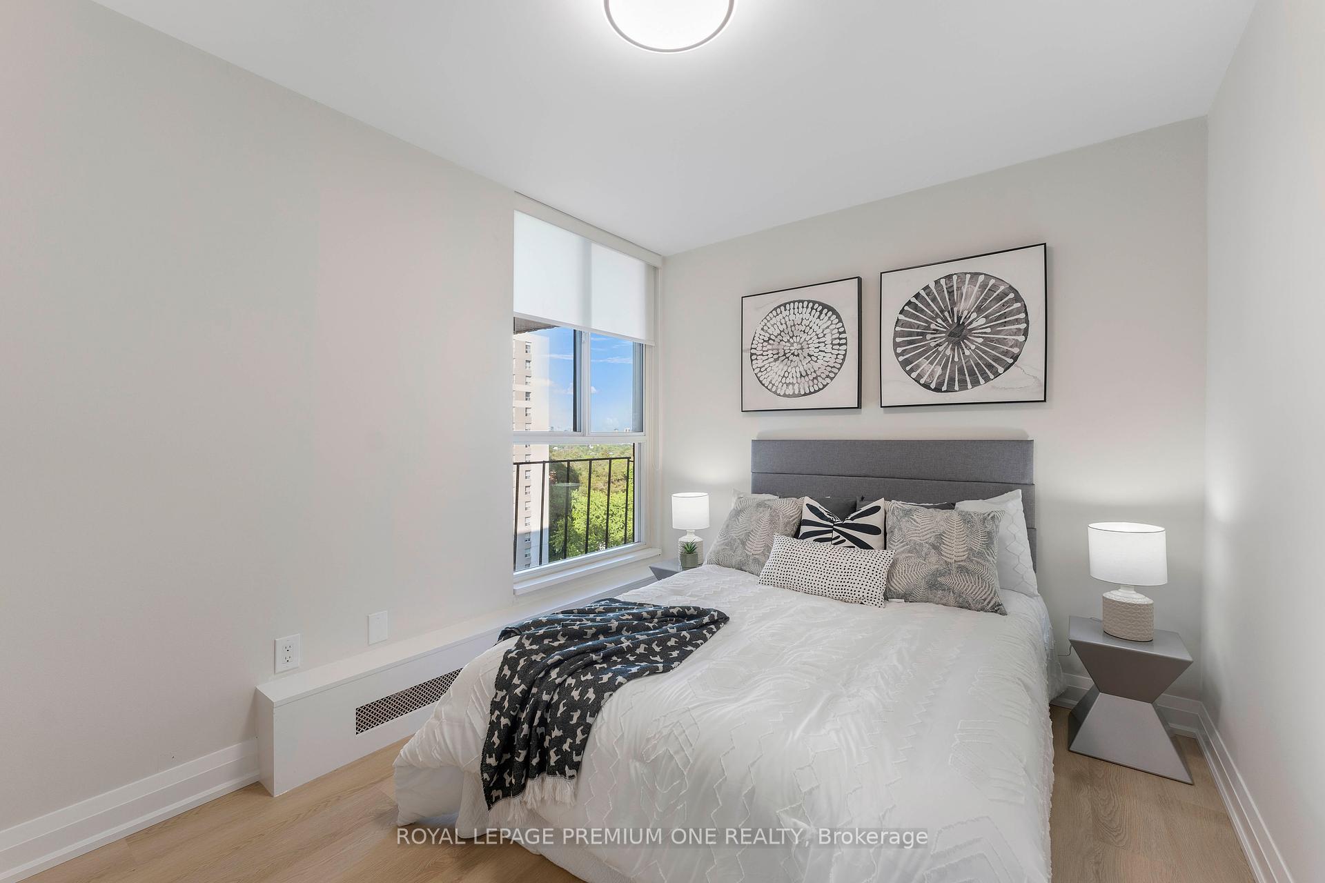 3 Bedrooms Condo at 60 Southport, Toronto For sale