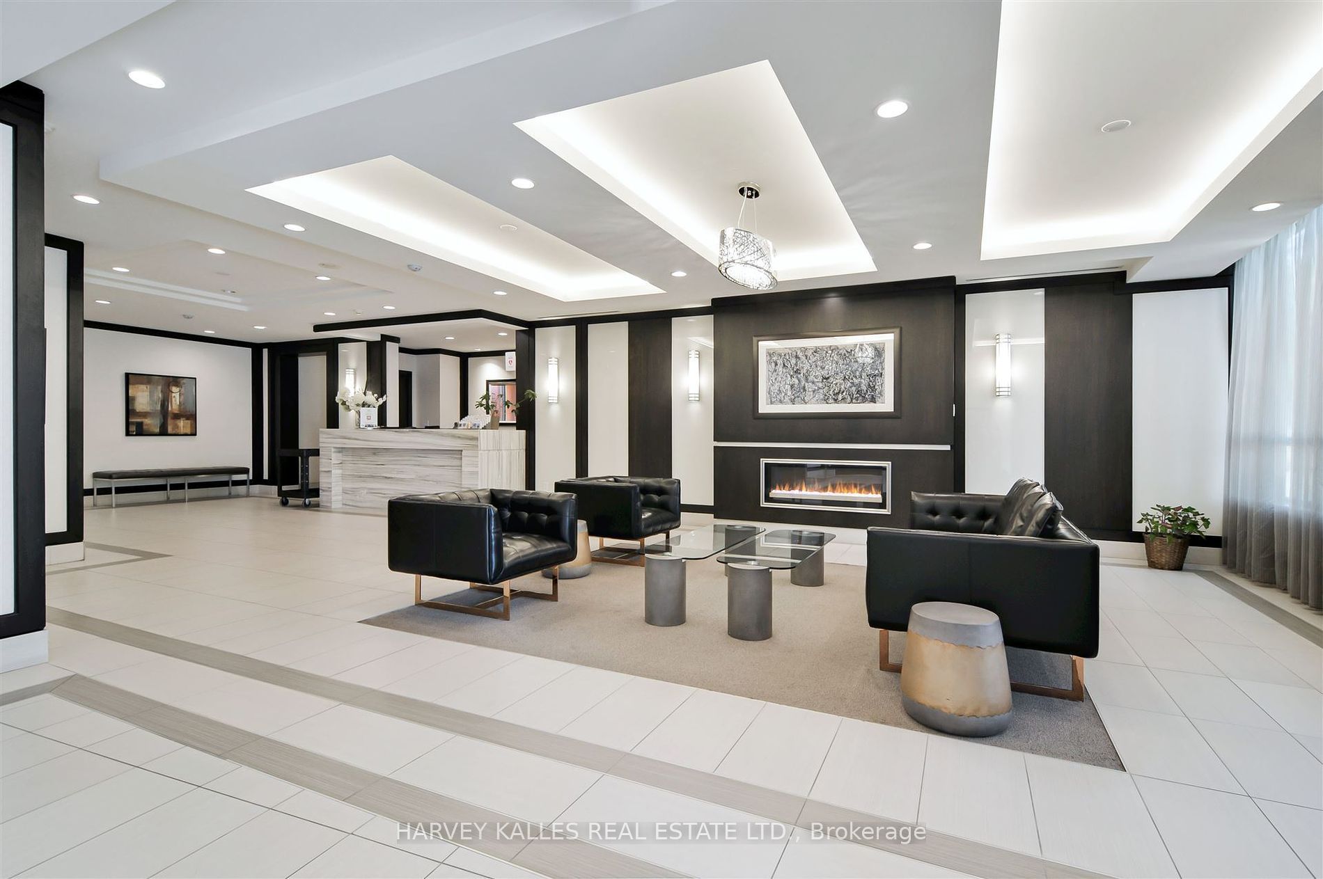 1070 Sheppard Avenue W 912
