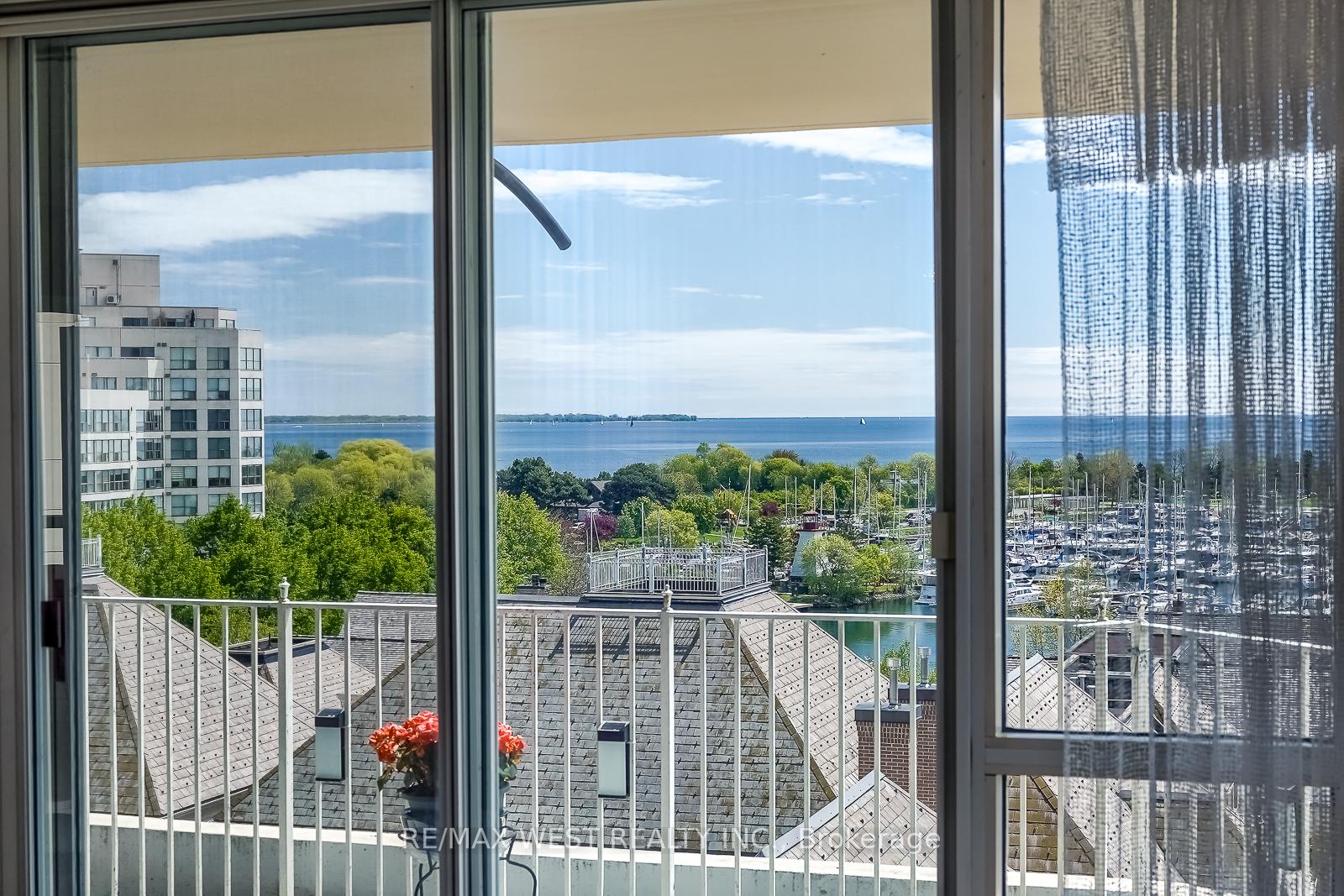 3 Bedrooms Condo at 2285 Lake Shore, Toronto For sale