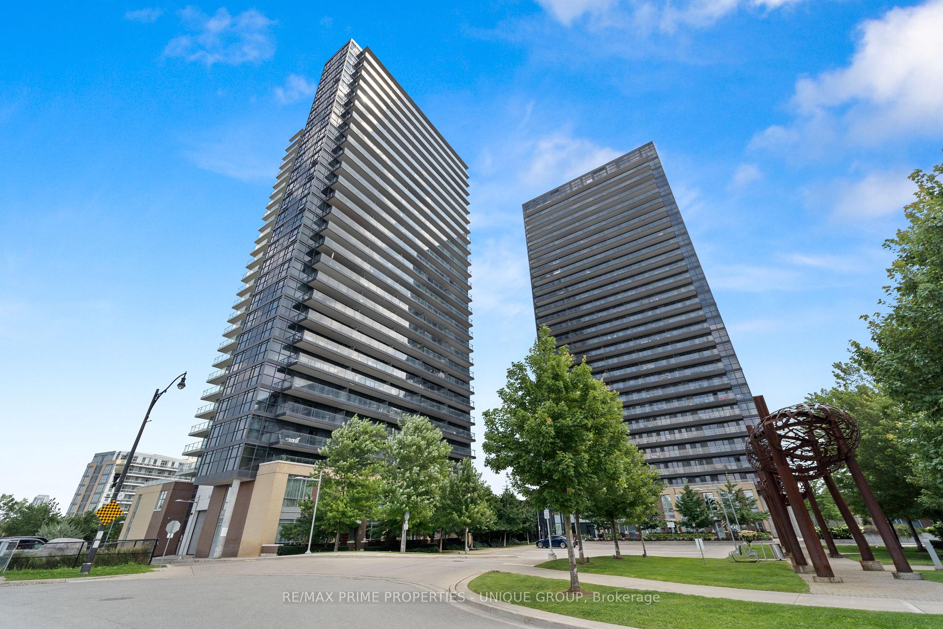 1 Bedroom Condo at 29 Singer, Toronto For sale