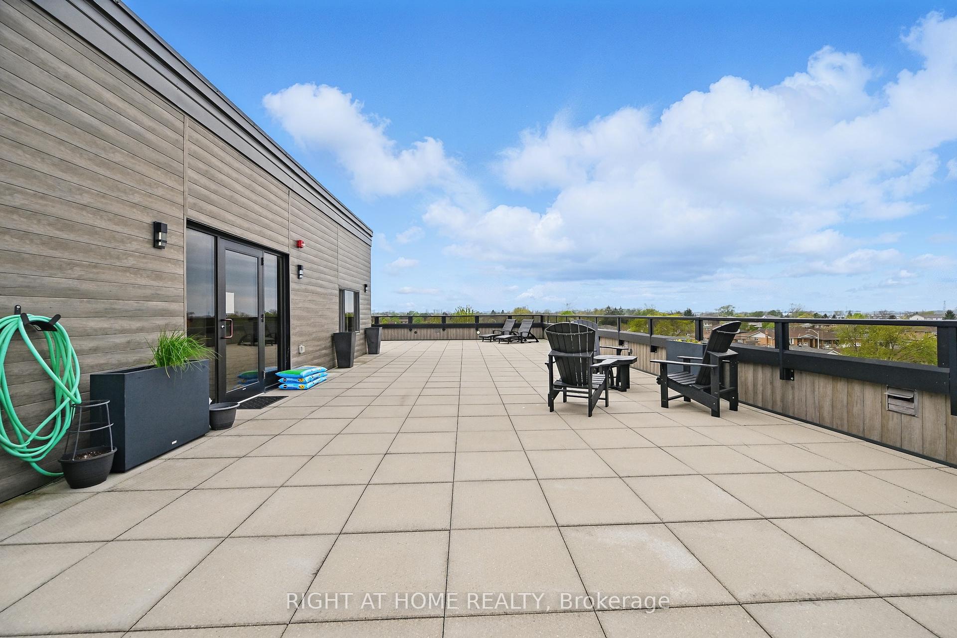 1 Bedroom Condo at 257 Millen, Hamilton For sale