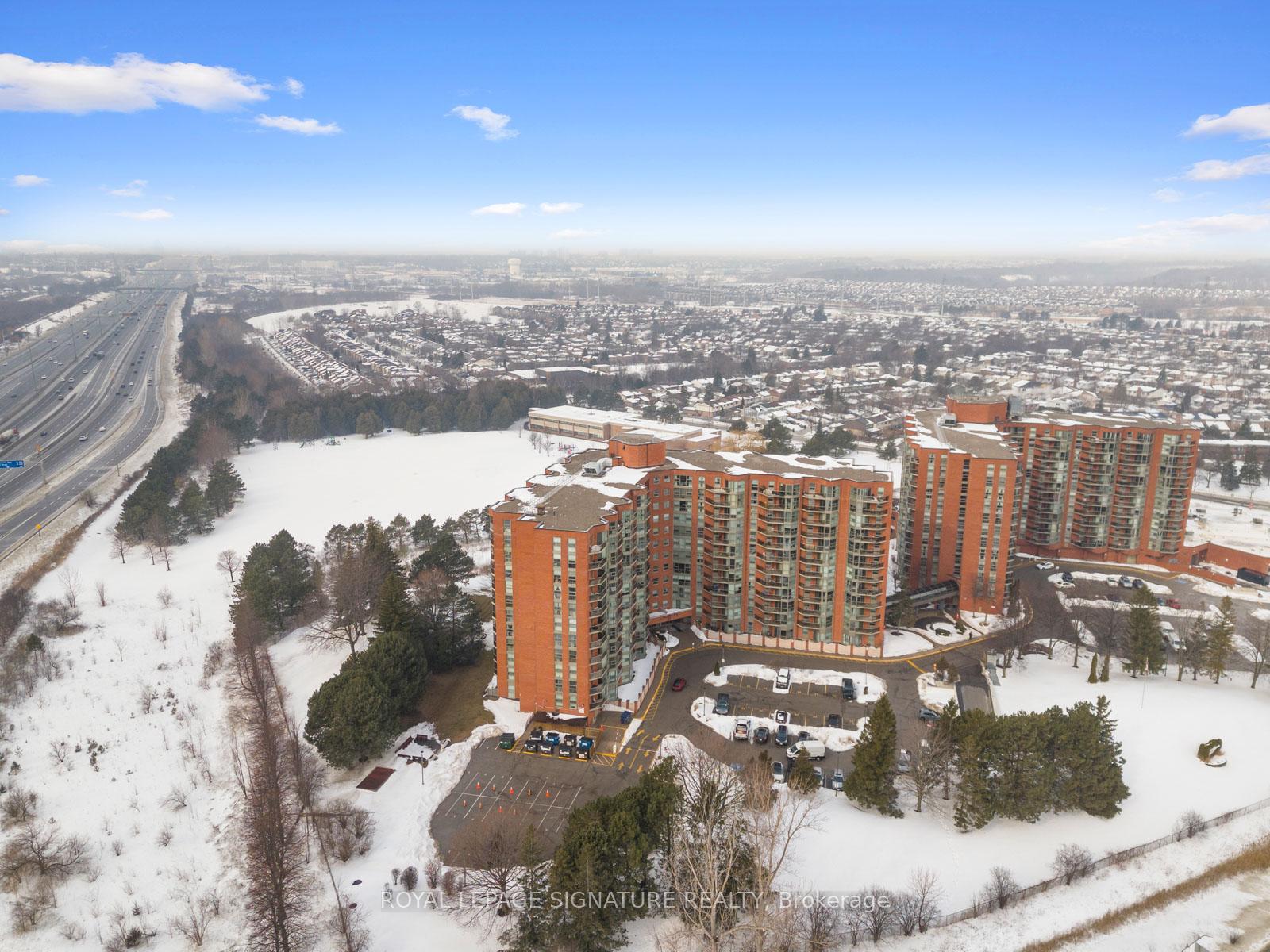 2 Bedrooms Condo at 20 Dean Park, Toronto For sale