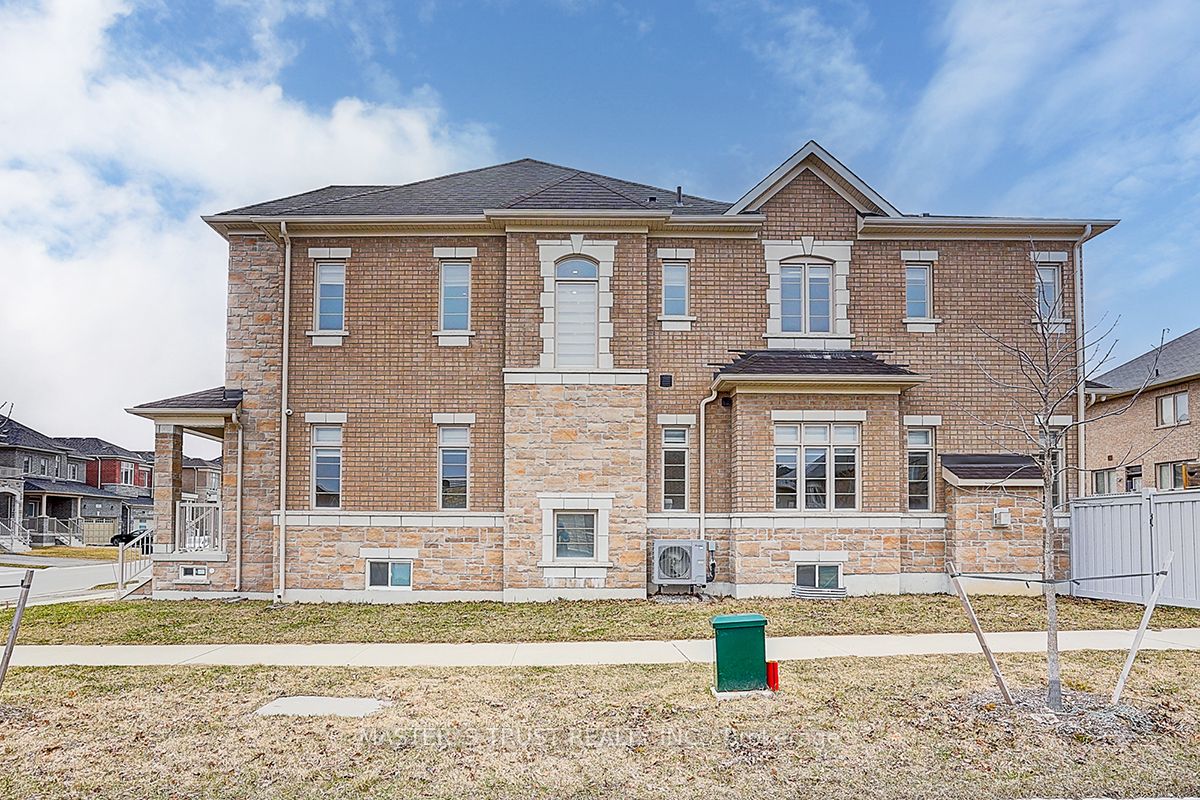 220 Wesmina Avenue, Whitchurch-Stouffville Stouffville