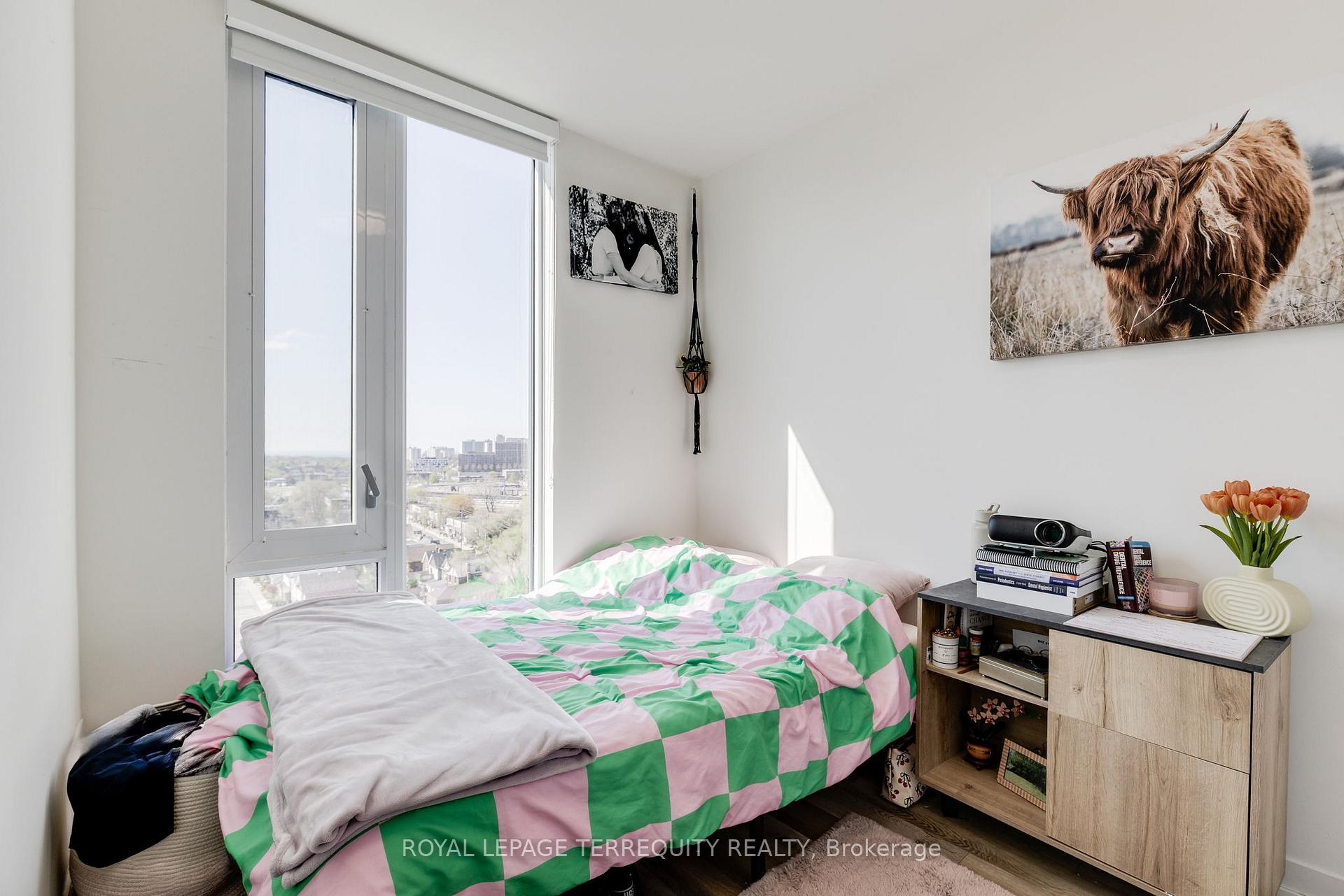 3 Bedrooms Condo at 1808 St Clair, Toronto For sale