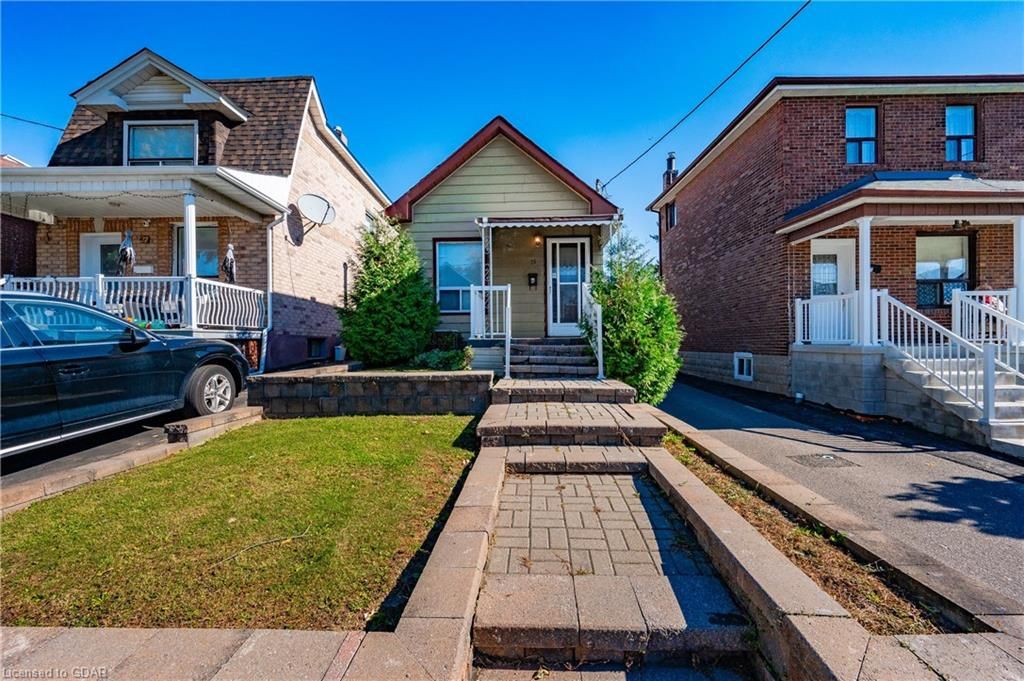 25 BLANDFORD Street Toronto C03 Ontario M6E 3A6