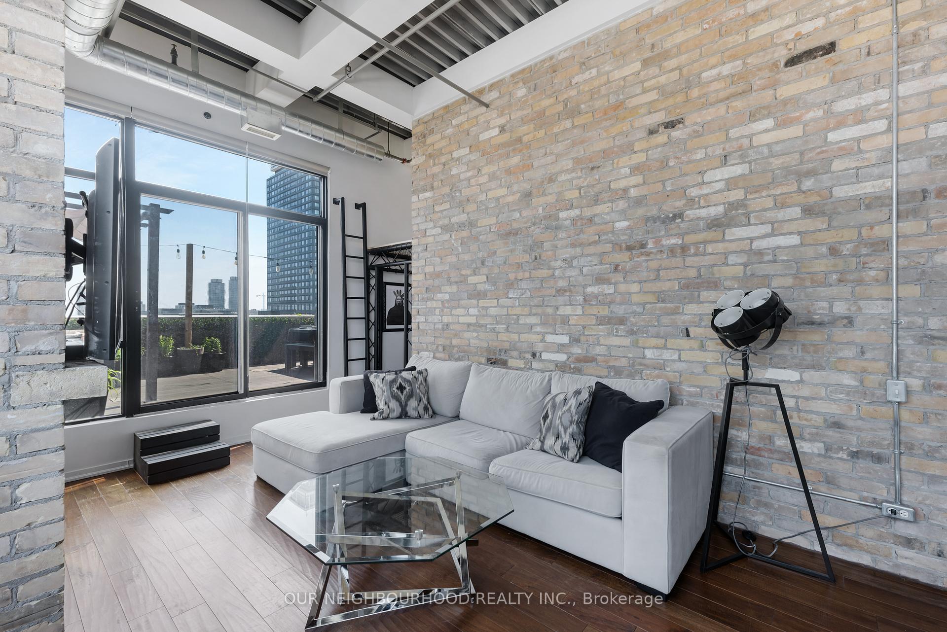 2 Bedrooms Condo at 736 Dundas, Toronto For sale