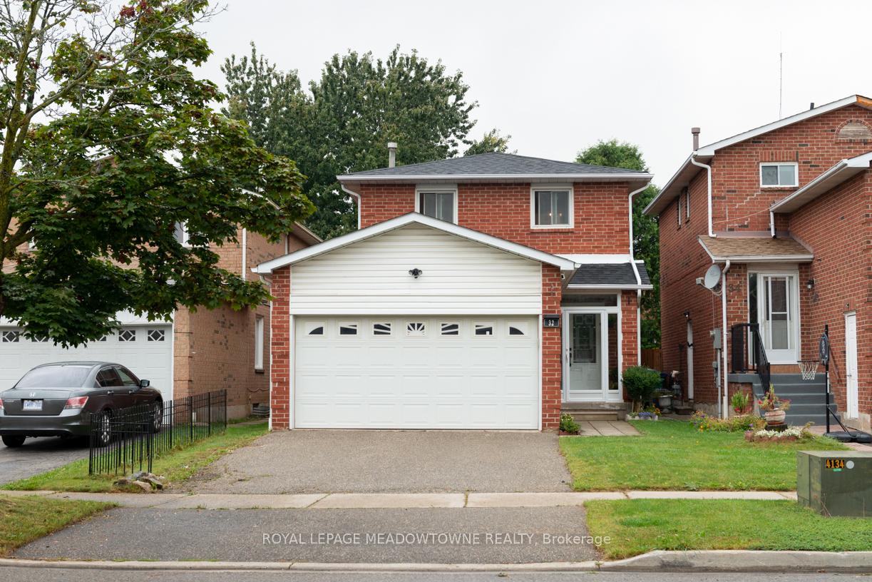 32 Clarridge Court, Brampton, ON L6X 3N5