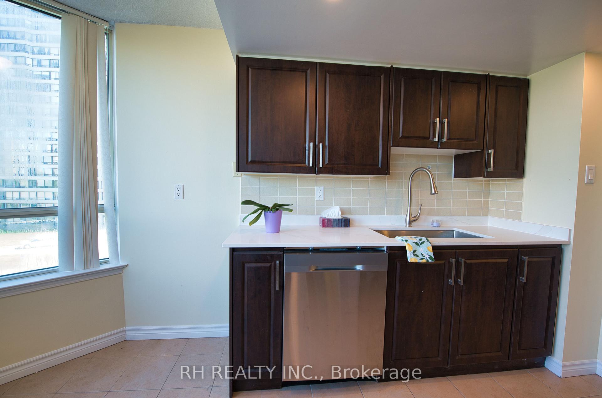 3 Bedrooms Condo at 300 Alton Towers,  Toronto For sale