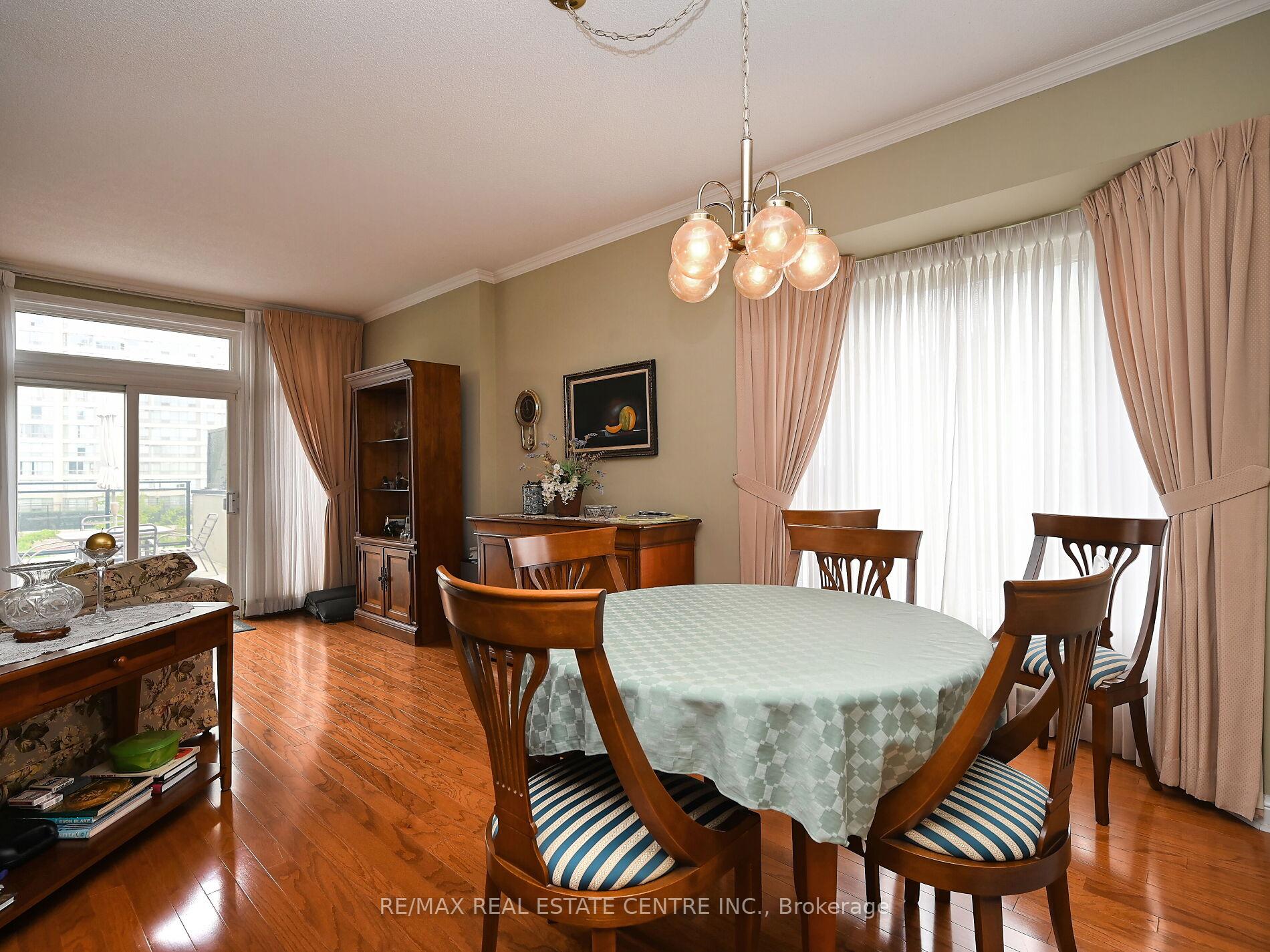 3 Bedrooms Condo at 3587 Kariya, Mississauga For sale