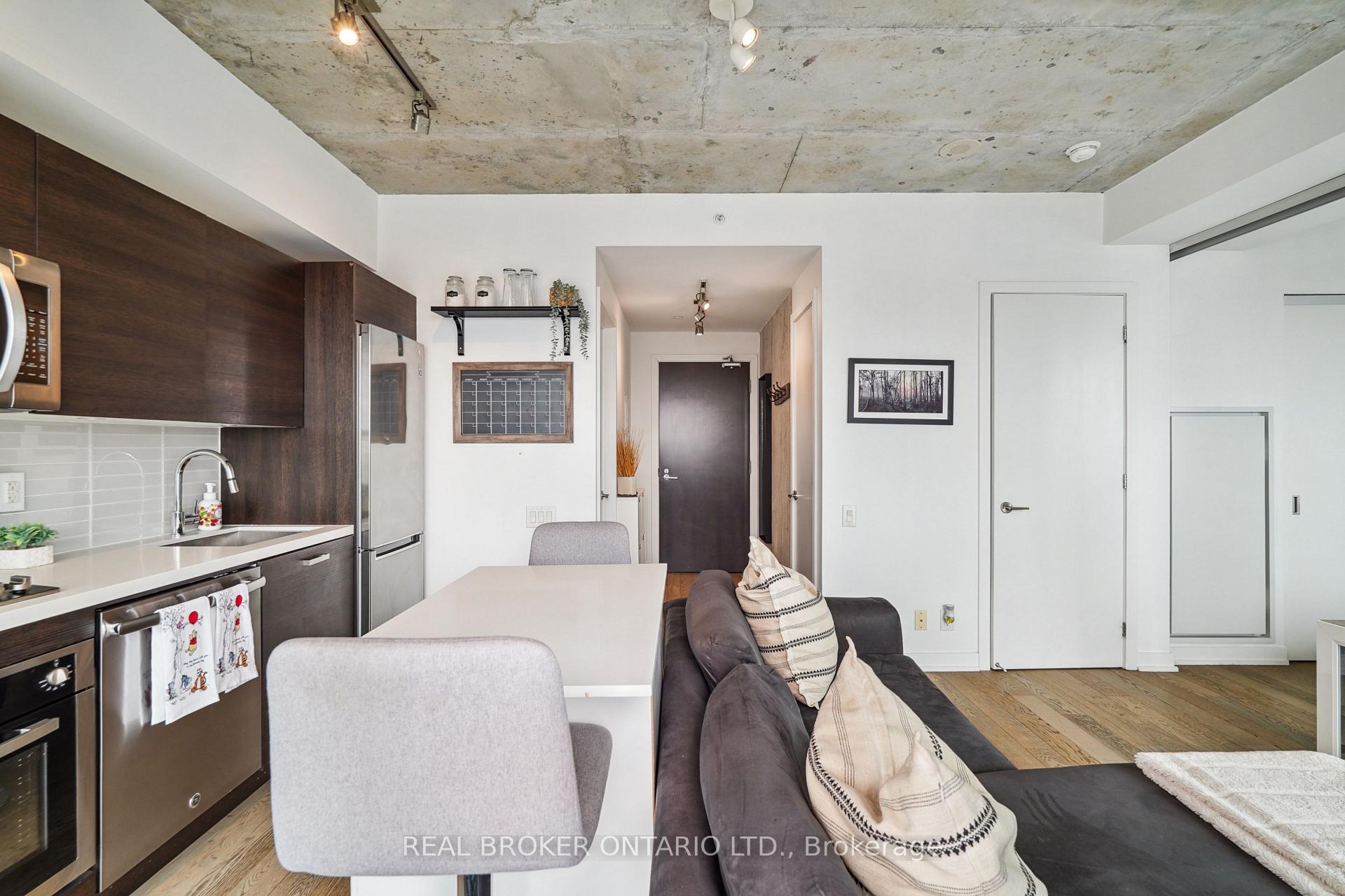 1 Bedroom Condo at 11 Charlotte,  Toronto For sale