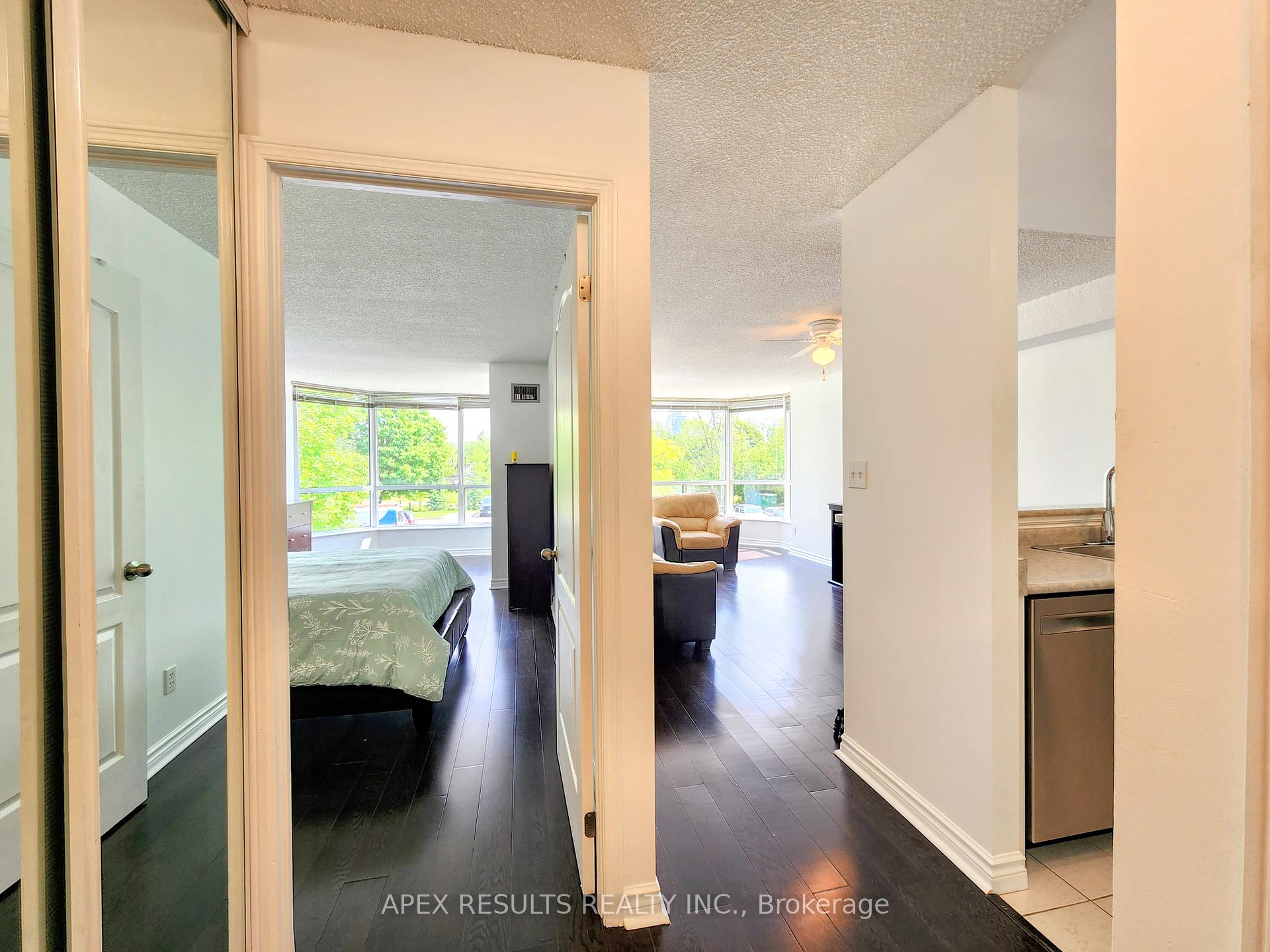 1 Bedroom Condo at 1276 Maple Crossing, Burlington For sale