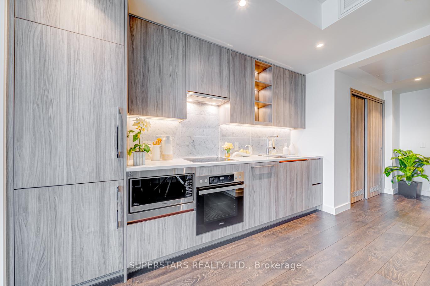 1 Bedroom Condo at 95 Mcmahon, Toronto For sale