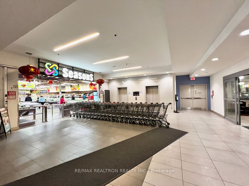 7181 Yonge
