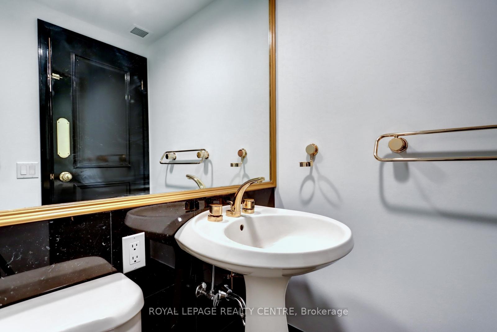 1 Bedroom Condo at 480 Queens Quay W, Toronto For sale