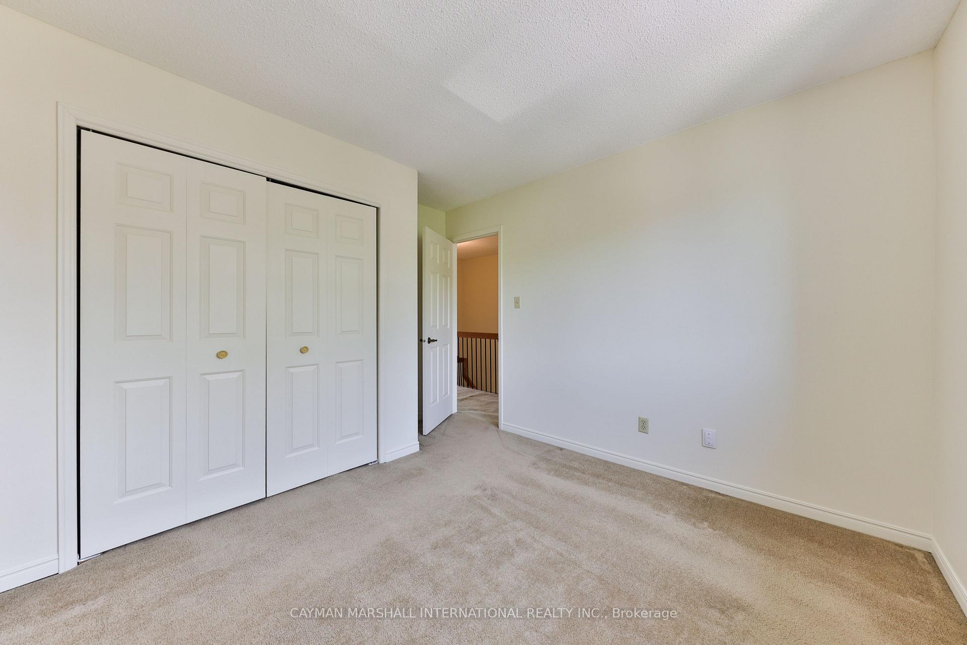 3 Bedrooms Condo at 1160 Walden, Mississauga For sale