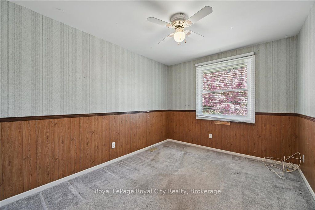 701 Castleguard Crescent