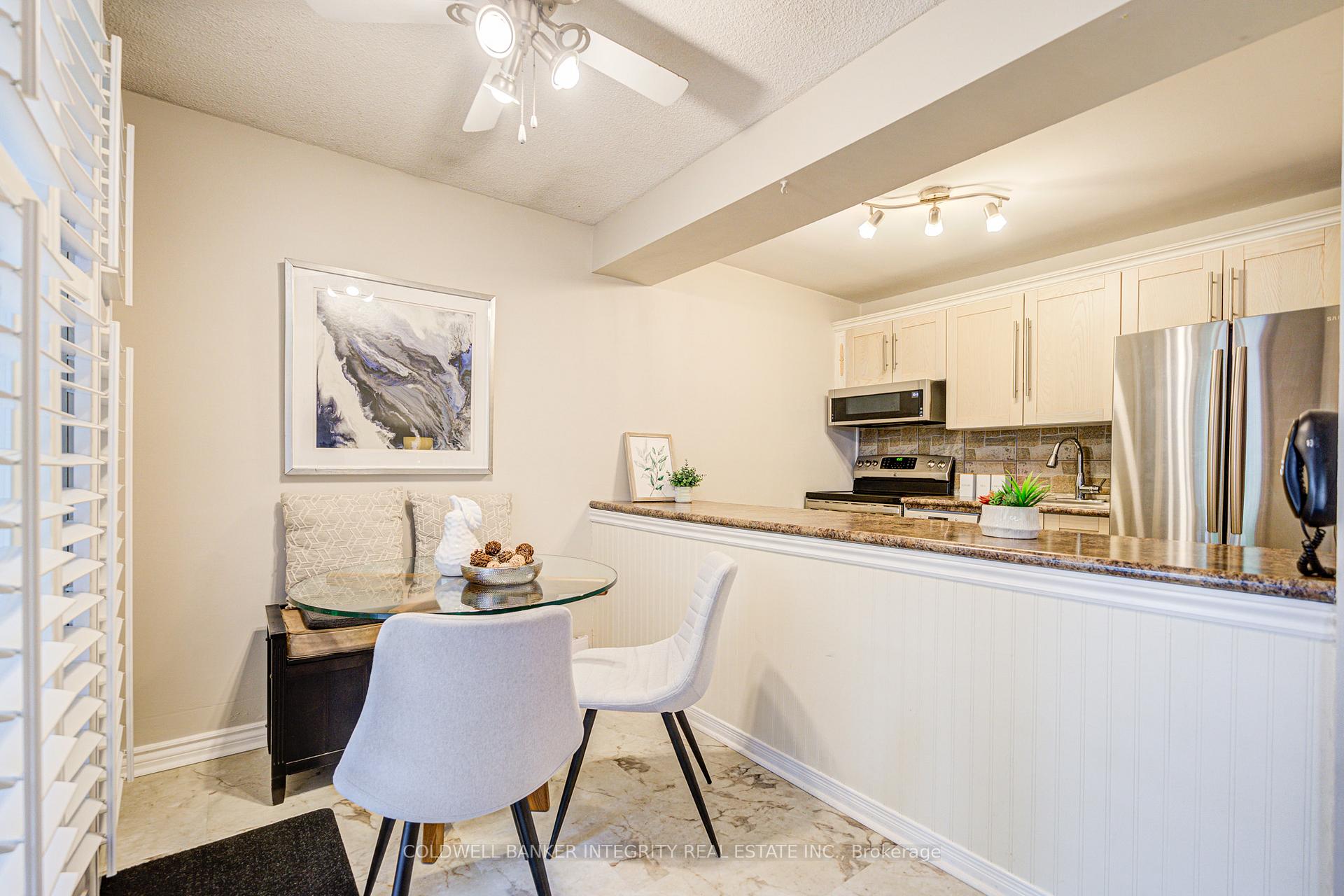 3 Bedrooms Condo at 1036 Falgarwood, Oakville For sale